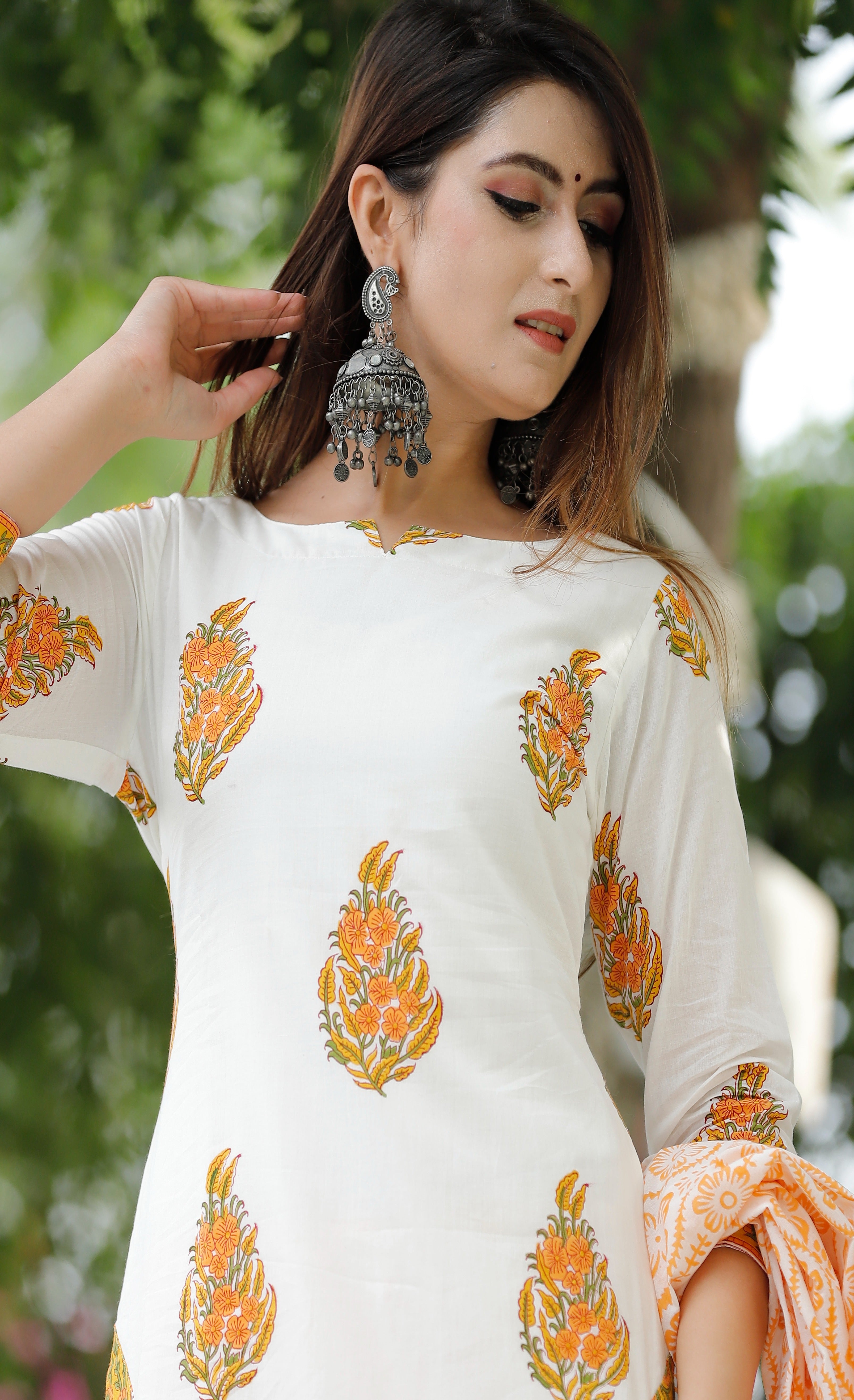 Women's Off White And Orange Hand Block Kurta Pant Set - Geeta Fashion