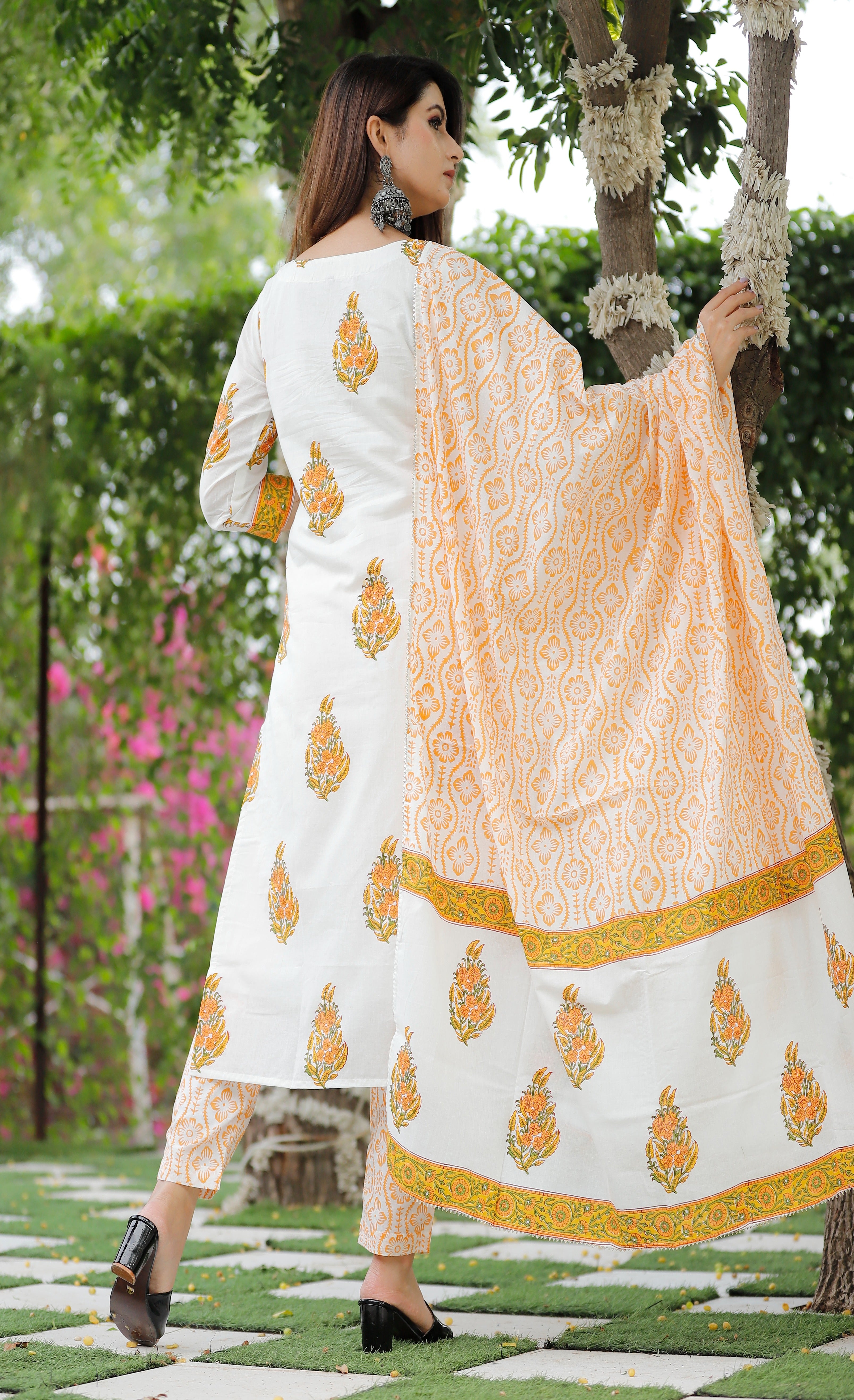 Women's Off White And Orange Hand Block Kurta Pant Set - Geeta Fashion