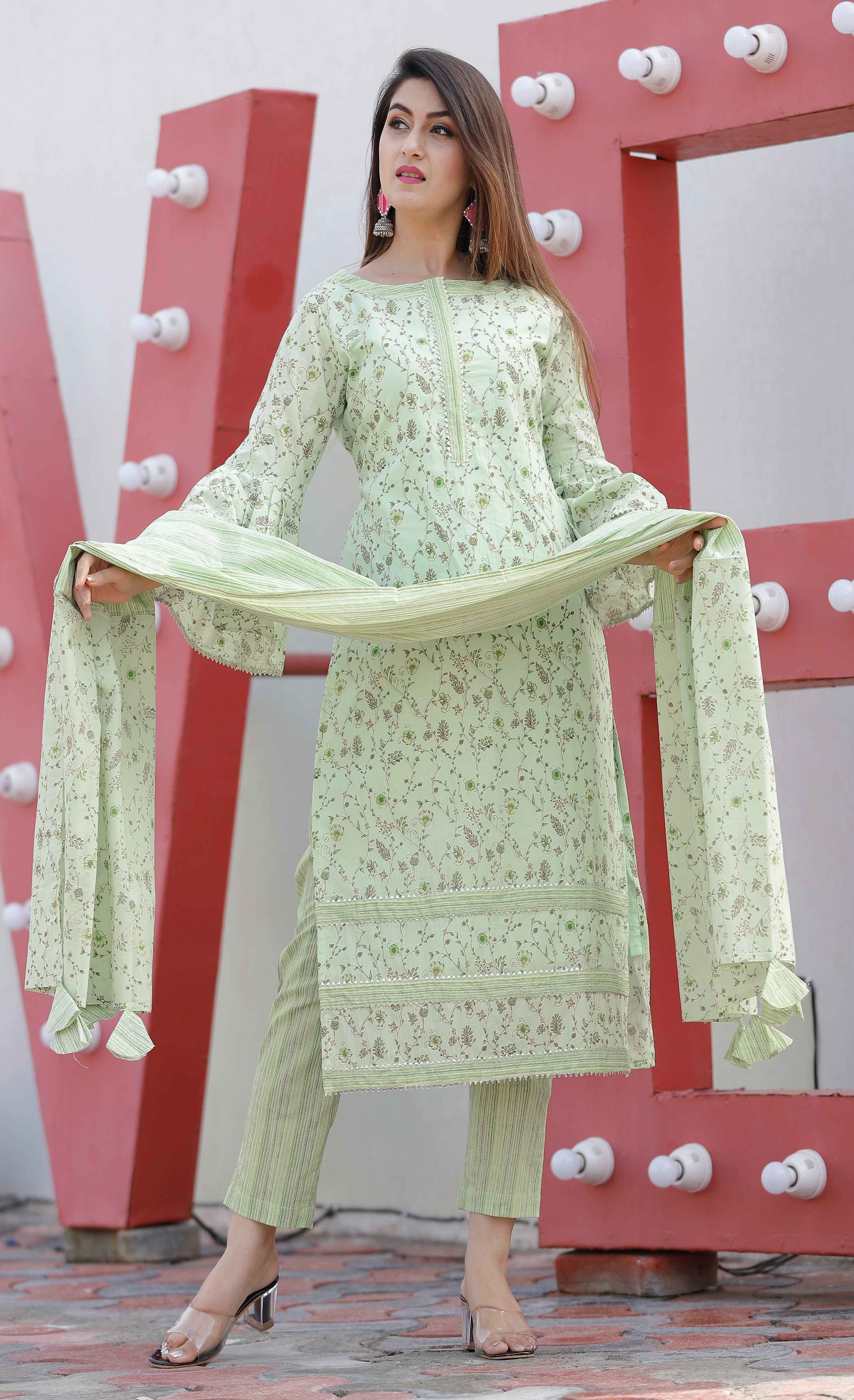 Women's Mint Green Floral Kurta Pant Set - Geeta Fashion