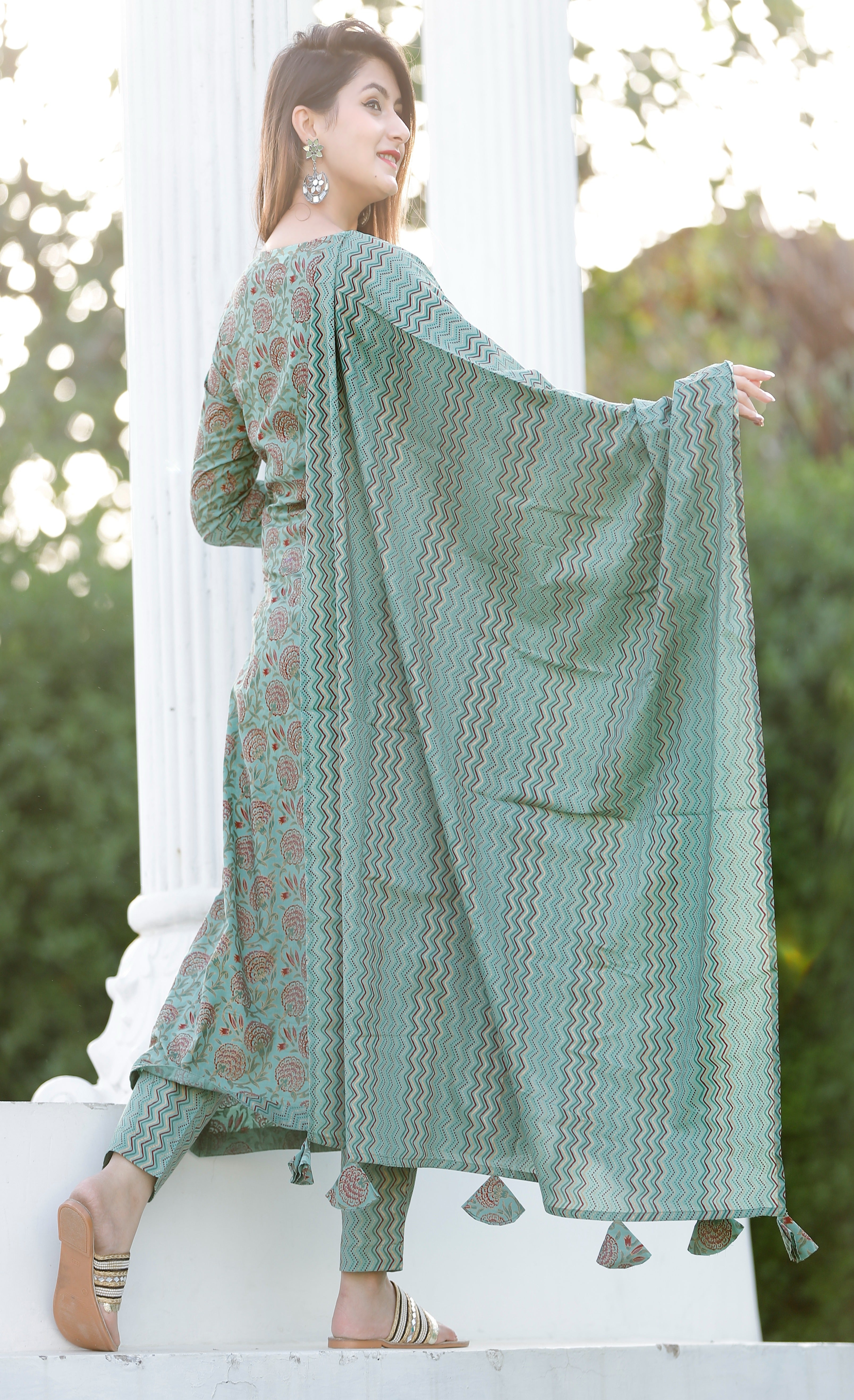 Women's Green Floral Side Tie Kurta Pant Set - Geeta Fashion