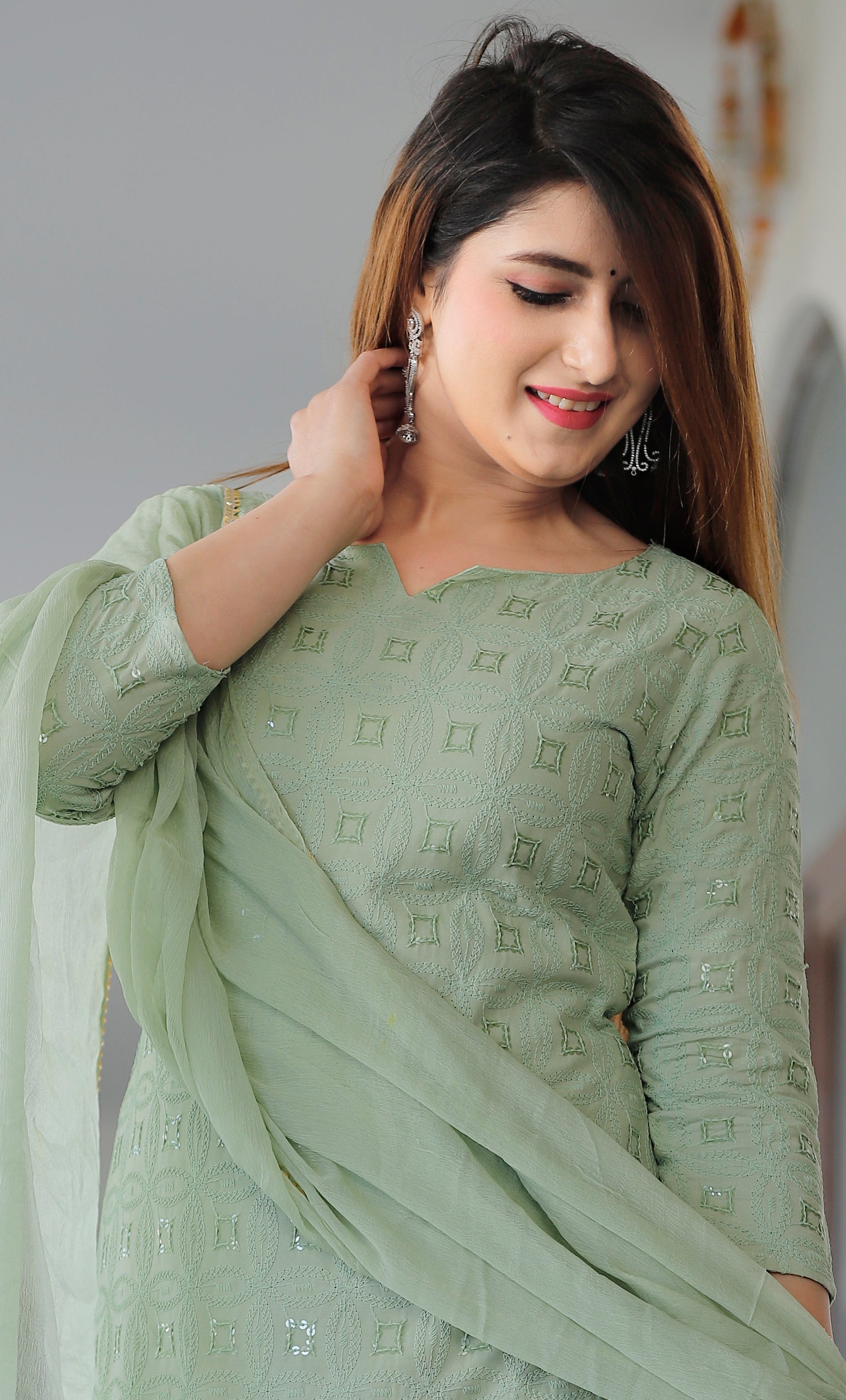 Women's Green Chikankari Kurta Pant Set - Geeta Fashion