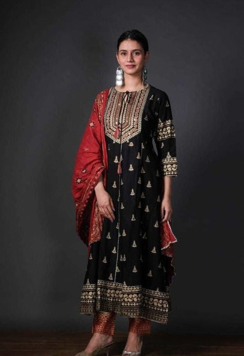 Women's Black Ethnic Kurta With Pant And Dupatta