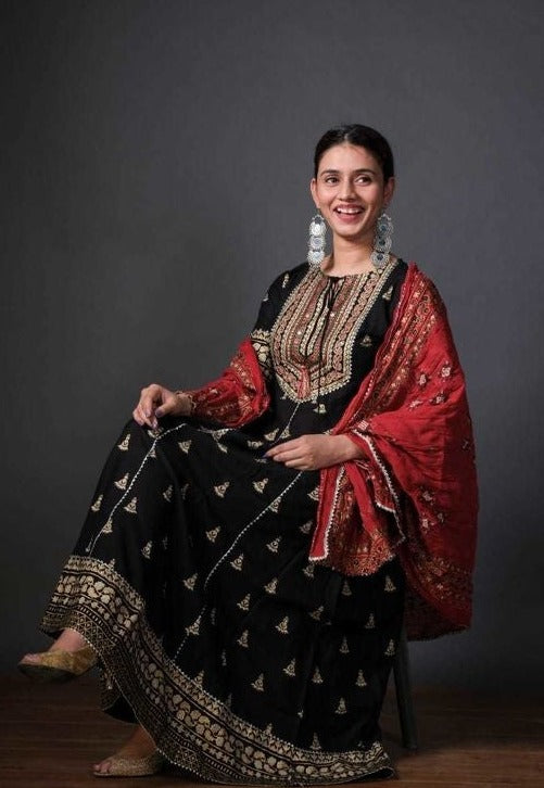 Women's Black Ethnic Kurta With Pant And Dupatta