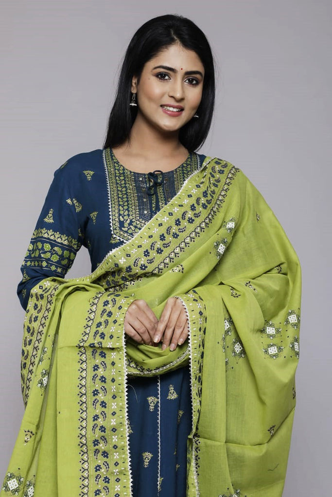 Women's Ethnic Kurta With Pant And Dupatta