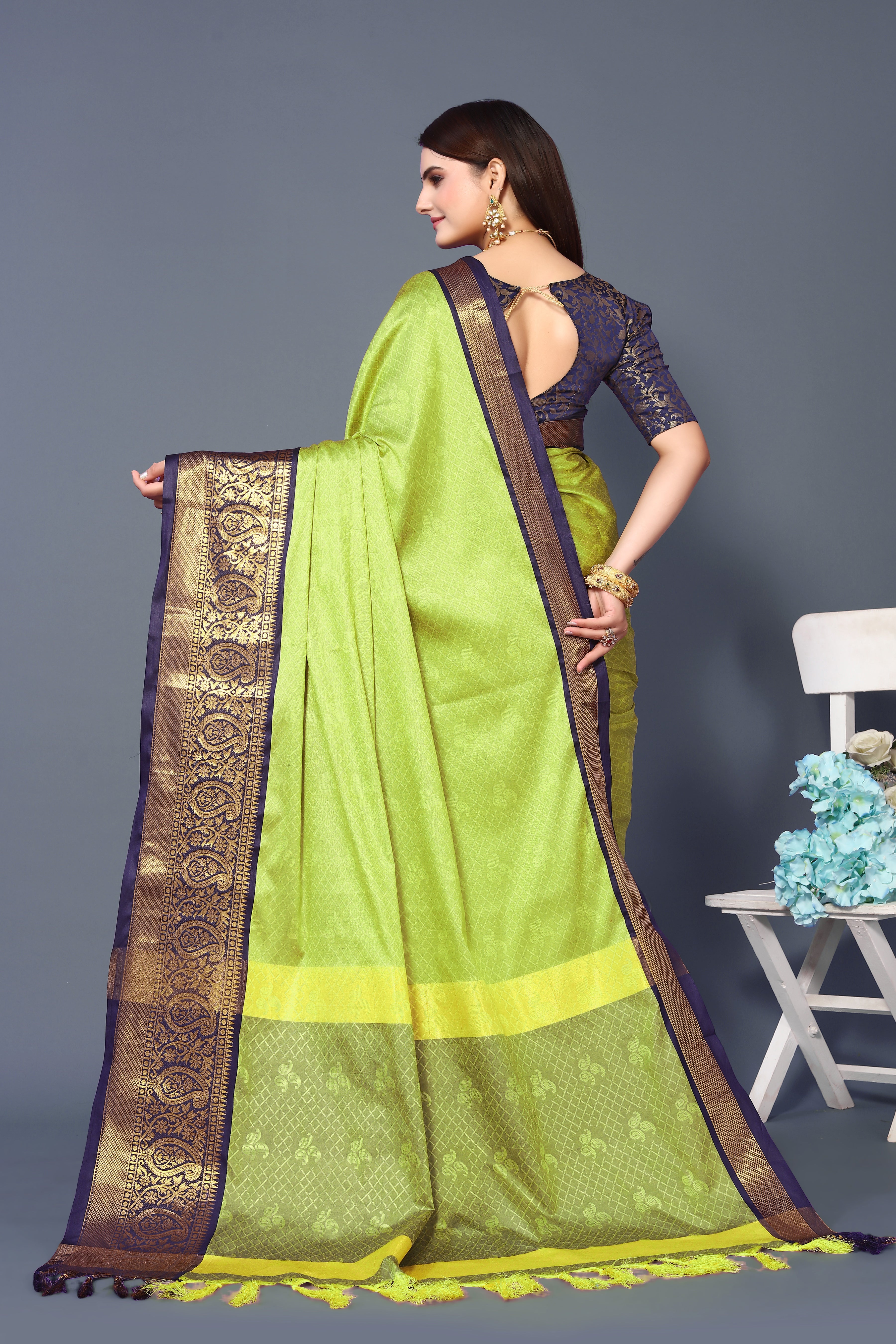 Women's Parrot Green Rubina Silk Saree - Dwija Fashion