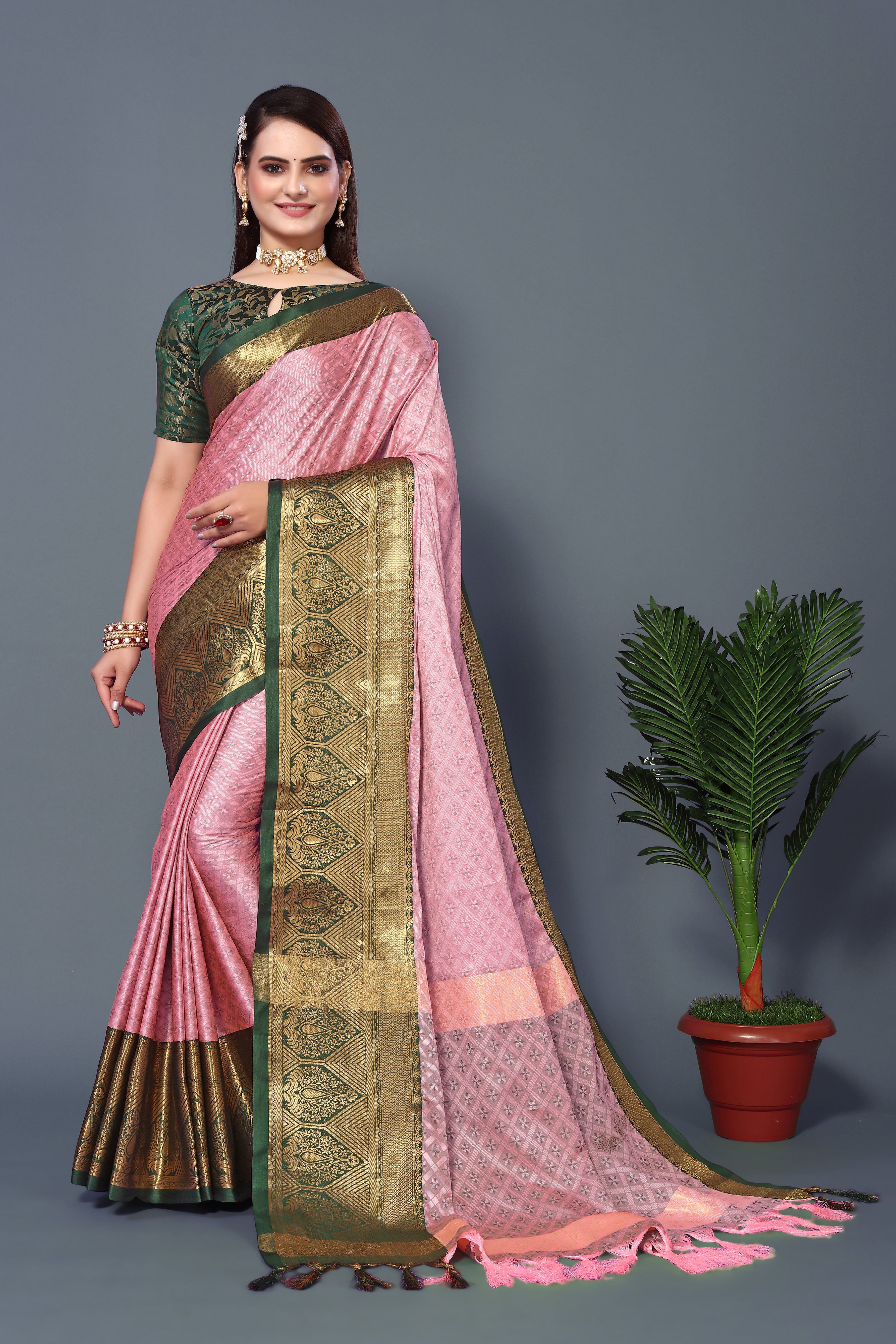 Women's Light Pink Smiya Silk Saree - Dwija Fashion
