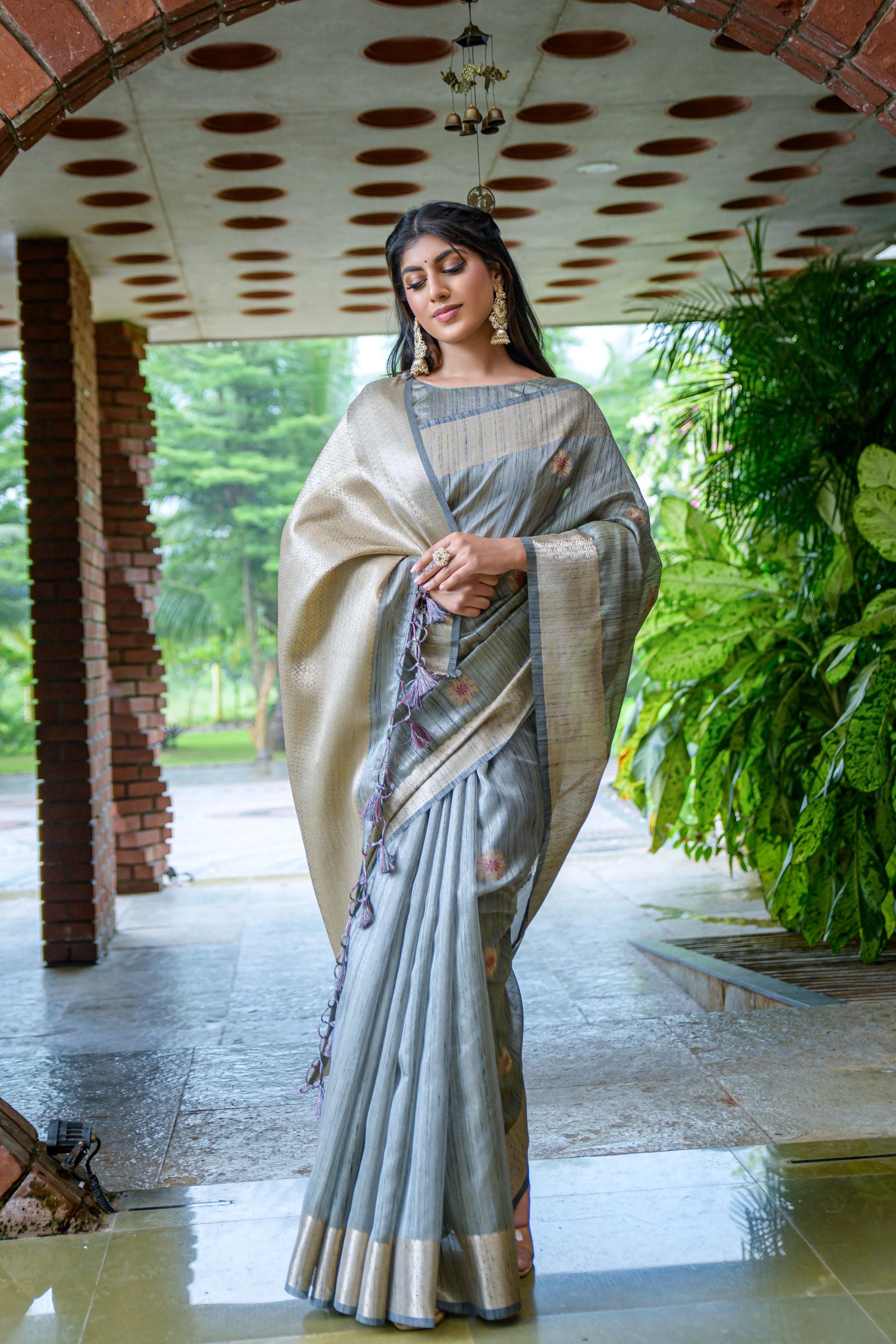 Women's Grey Woven South Silk Saree With Tassels - Vishnu Weaves