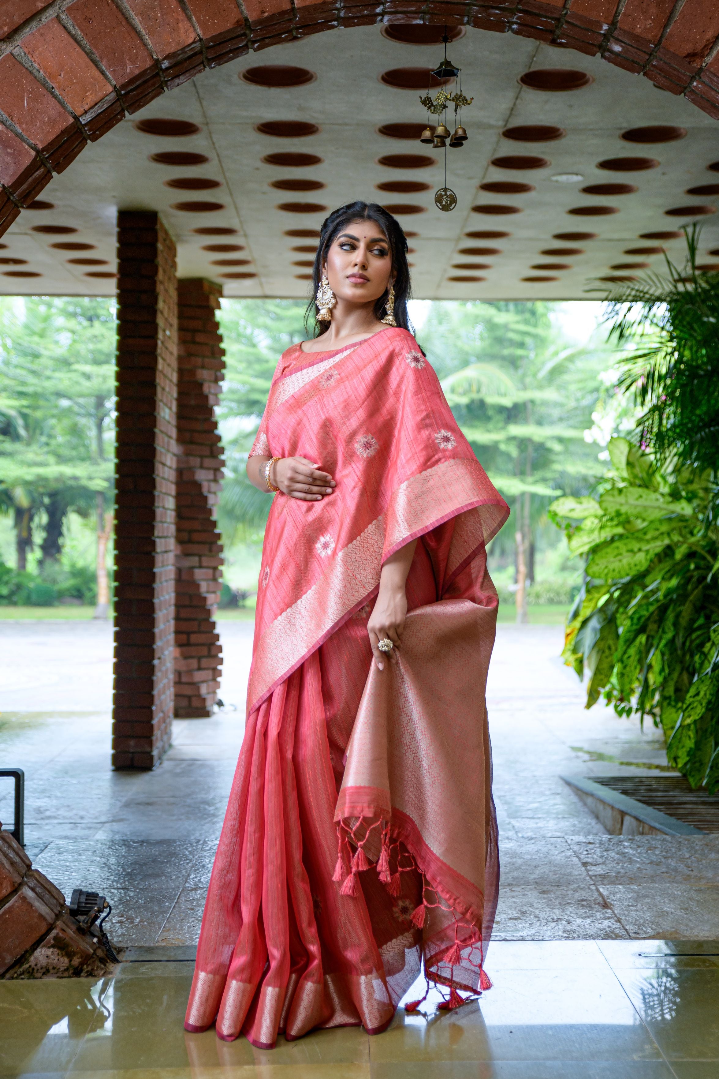 Women's Pink Woven South Silk Saree With Tassels - Vishnu Weaves