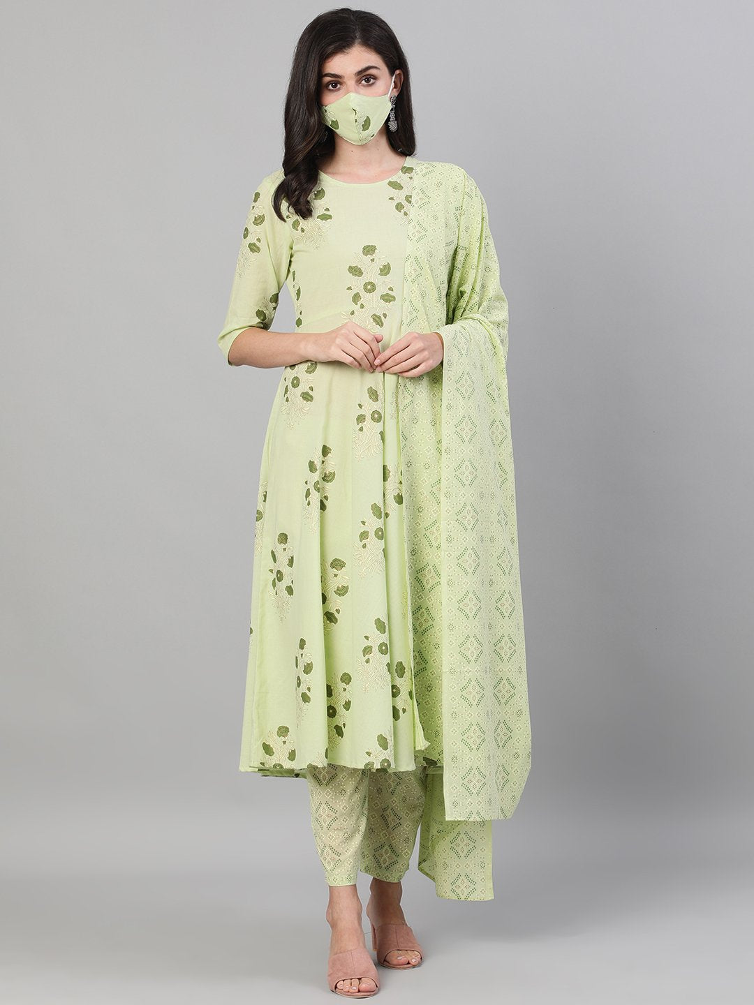 Women's Green Three-Quarter Sleeves Straight Kurta With Palazzo And Dupatta With Pockets And Face Mask - Nayo Clothing