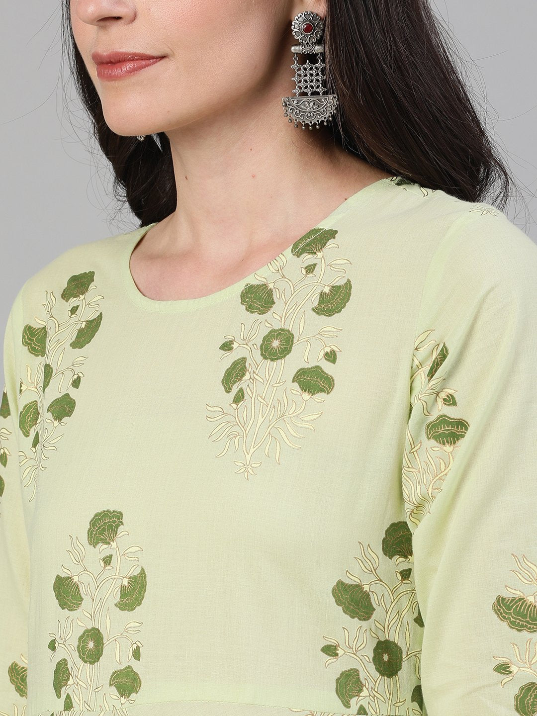 Women's Green Three-Quarter Sleeves Straight Kurta With Palazzo And Dupatta With Pockets And Face Mask - Nayo Clothing