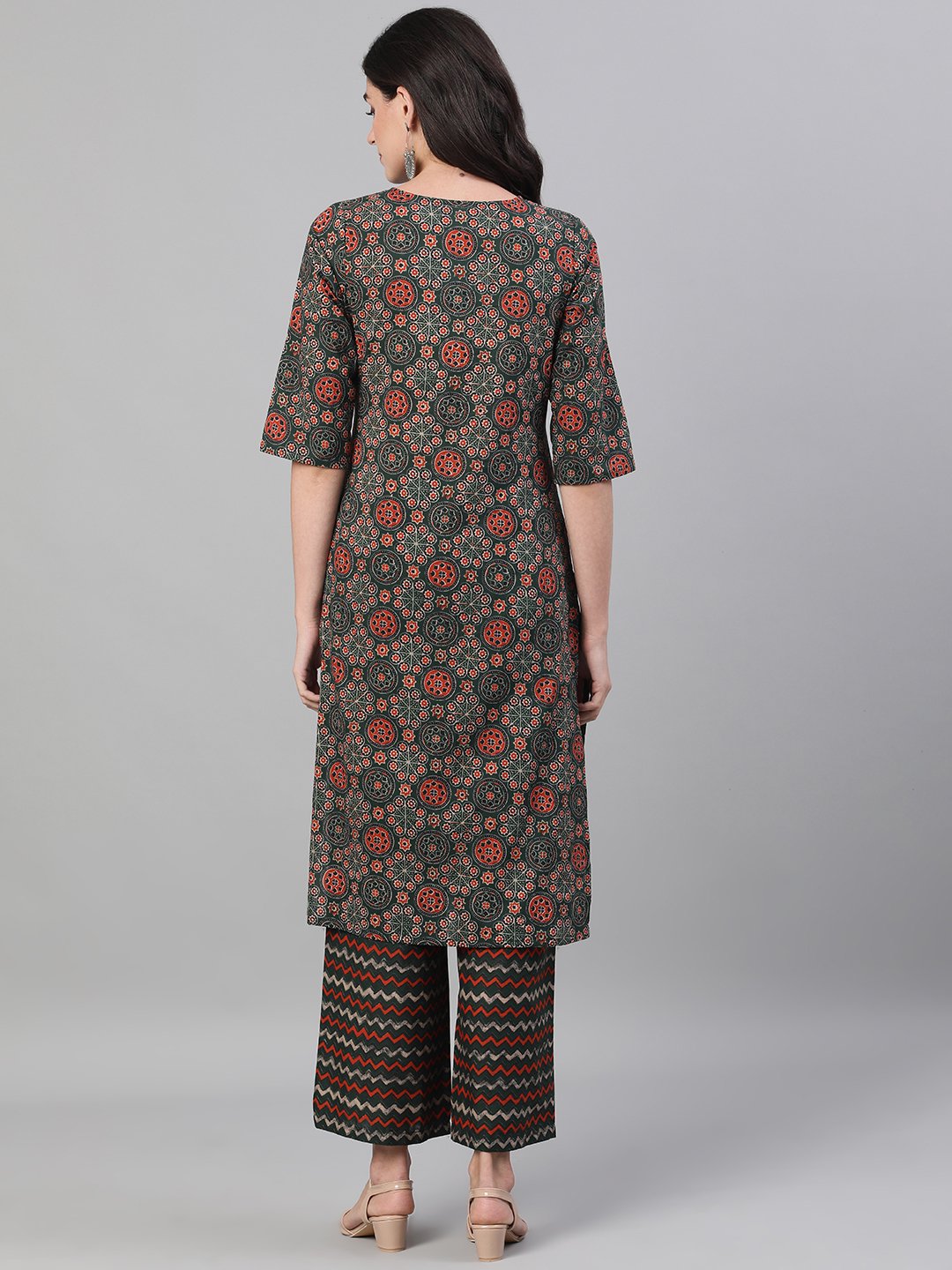 Women's Green And Orange Three-Quarter Sleeves Straight Kurta With Palazzo With Pockets And Face Mask - Nayo Clothing