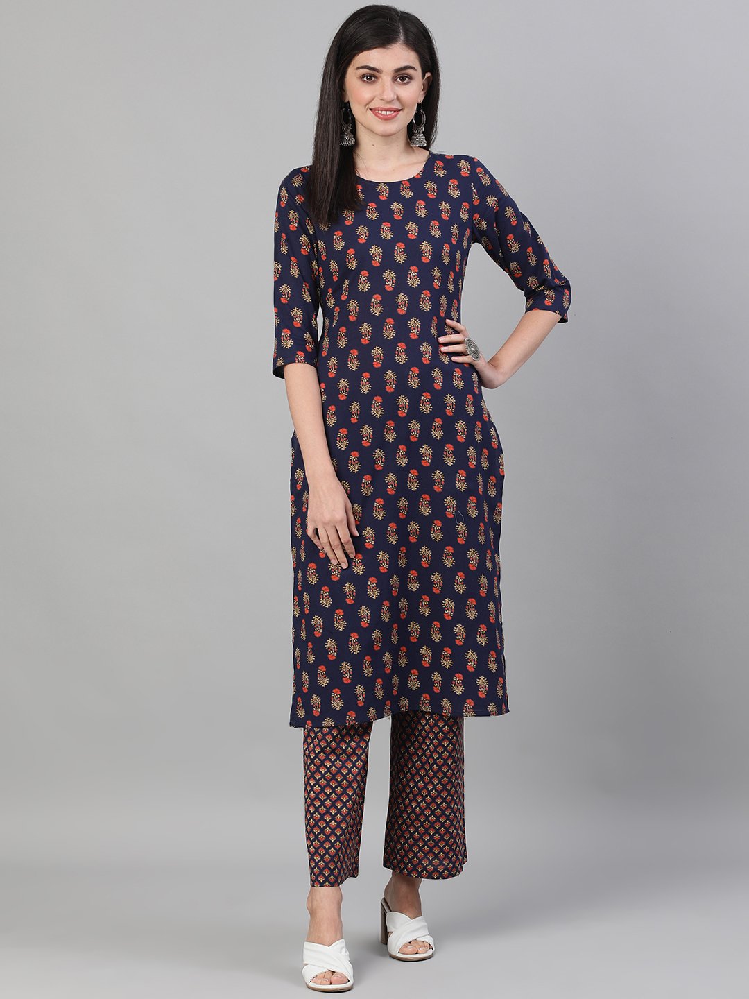 Women's Blue Three-Quarter Sleeves Floral Printed Kurta And Palazzo With Pockets - Nayo Clothing