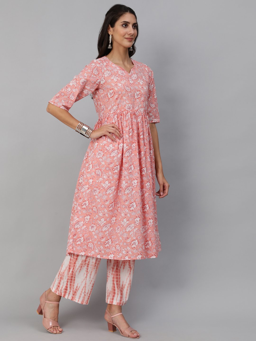 Women's Pink Floral Printed Kurta Set With Palazo & Dupatta - Nayo Clothing