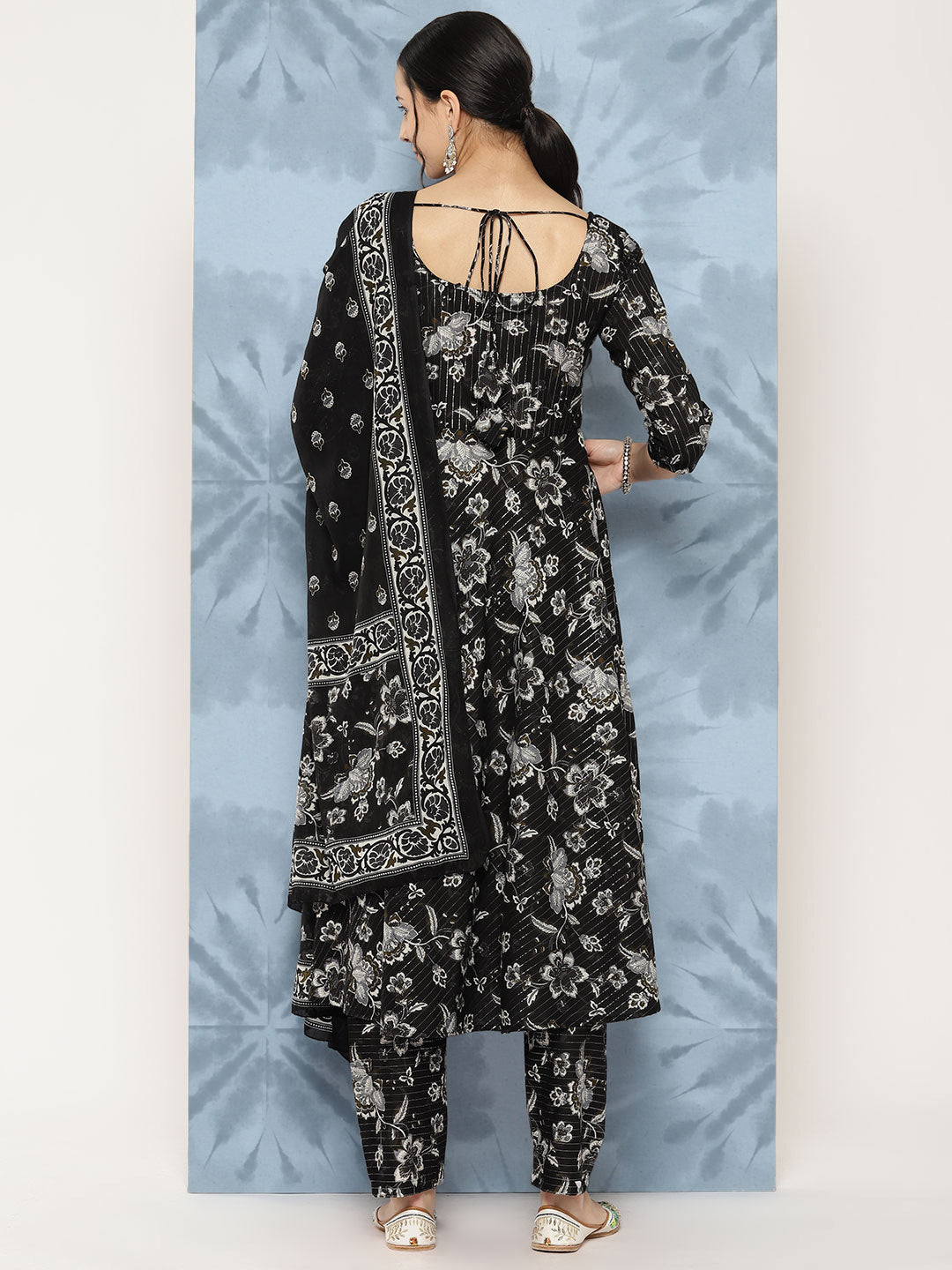 Women's Black Floral Printed Flared Kurta With Trouser And Dupatta - Taantav