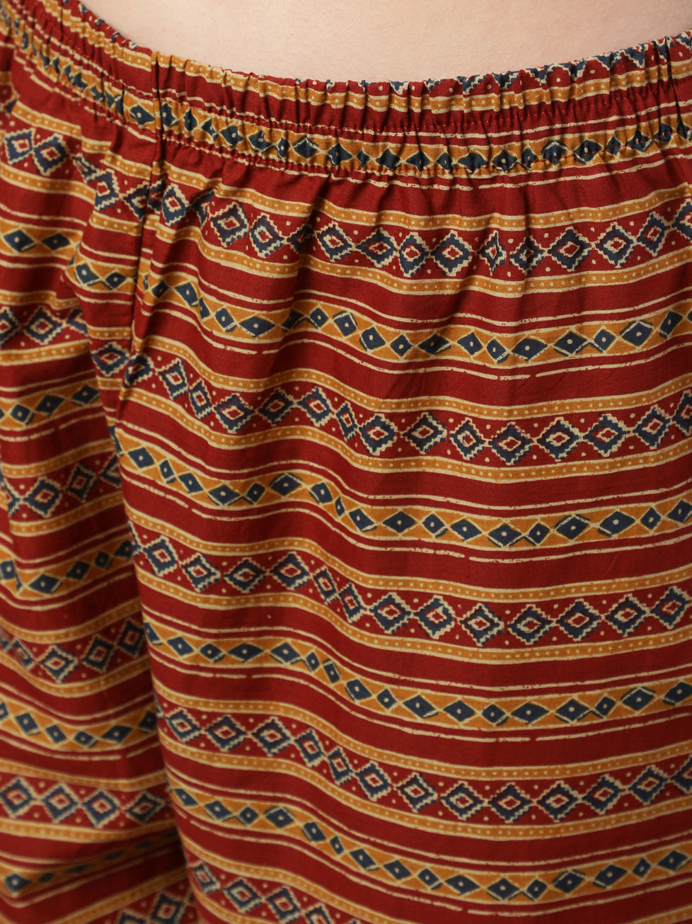 Women's Maroon Ethnic Printed Straight Kurta With Trouser - Taantav