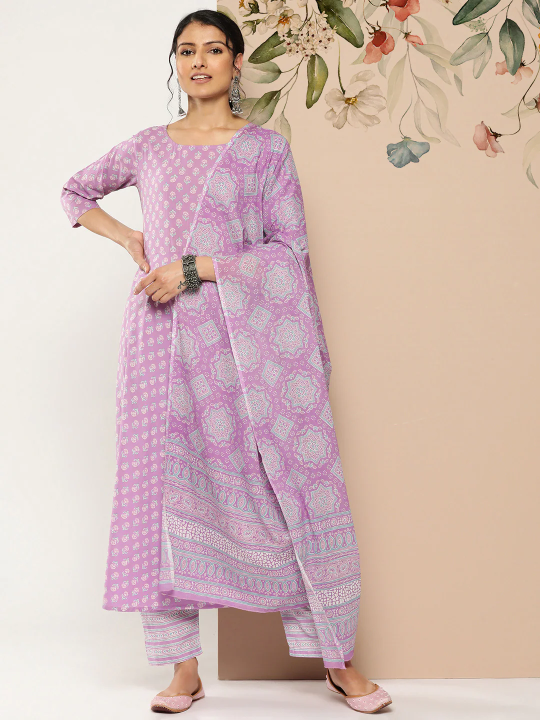 Women's Lavender Ethnic Printed Kurta With Trouser And Dupatta - Nayo Clothing