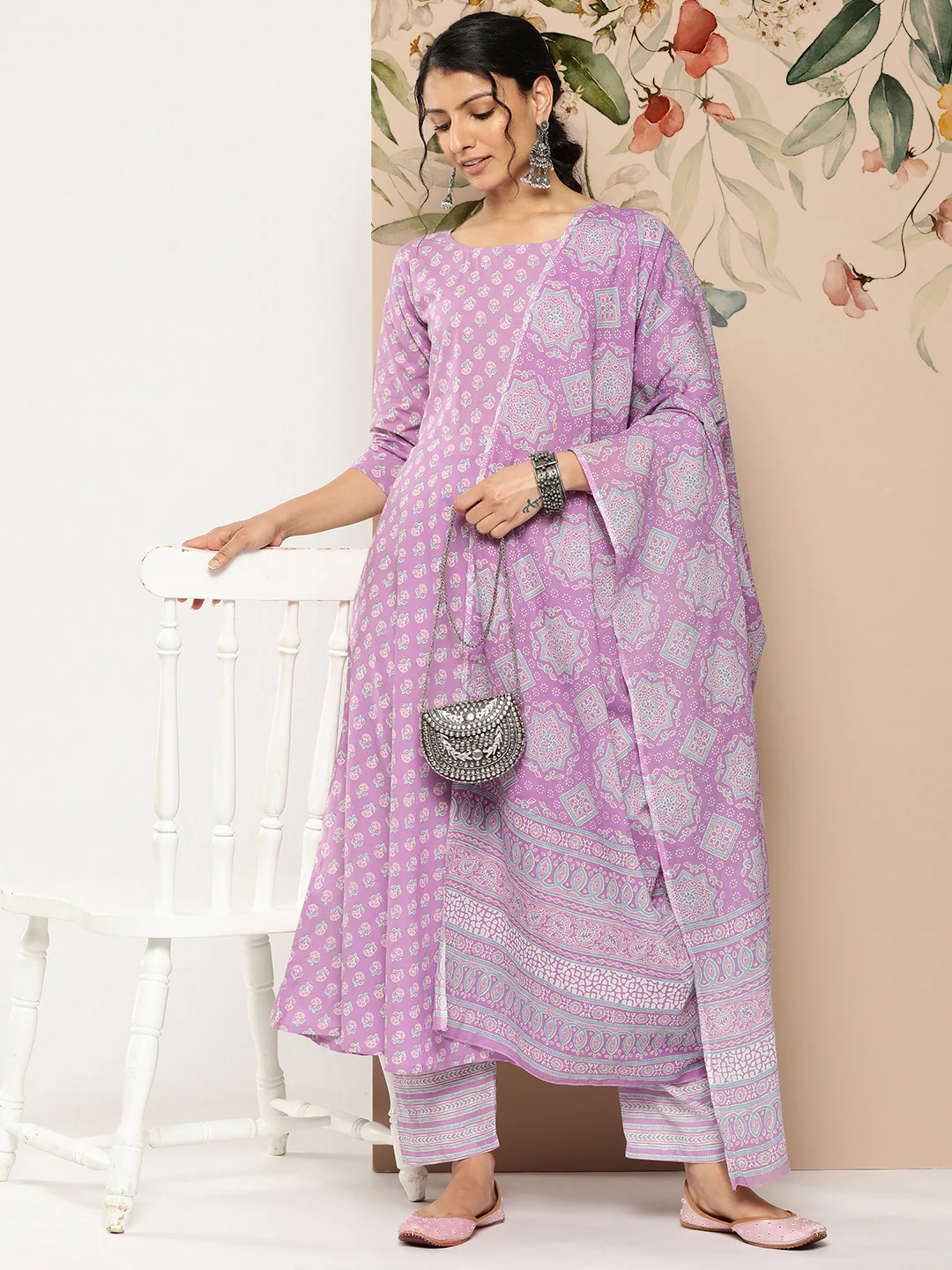 Women's Lavender Ethnic Printed Kurta With Trouser And Dupatta - Nayo Clothing