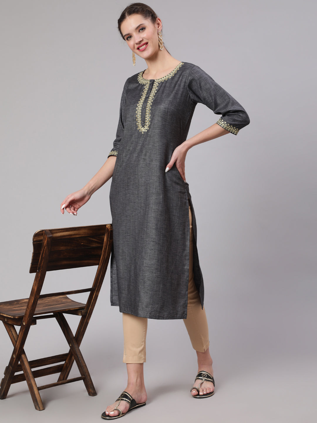 Women's Grey Embridered Straight Kurta With Three Quarter Sleeves - Nayo Clothing