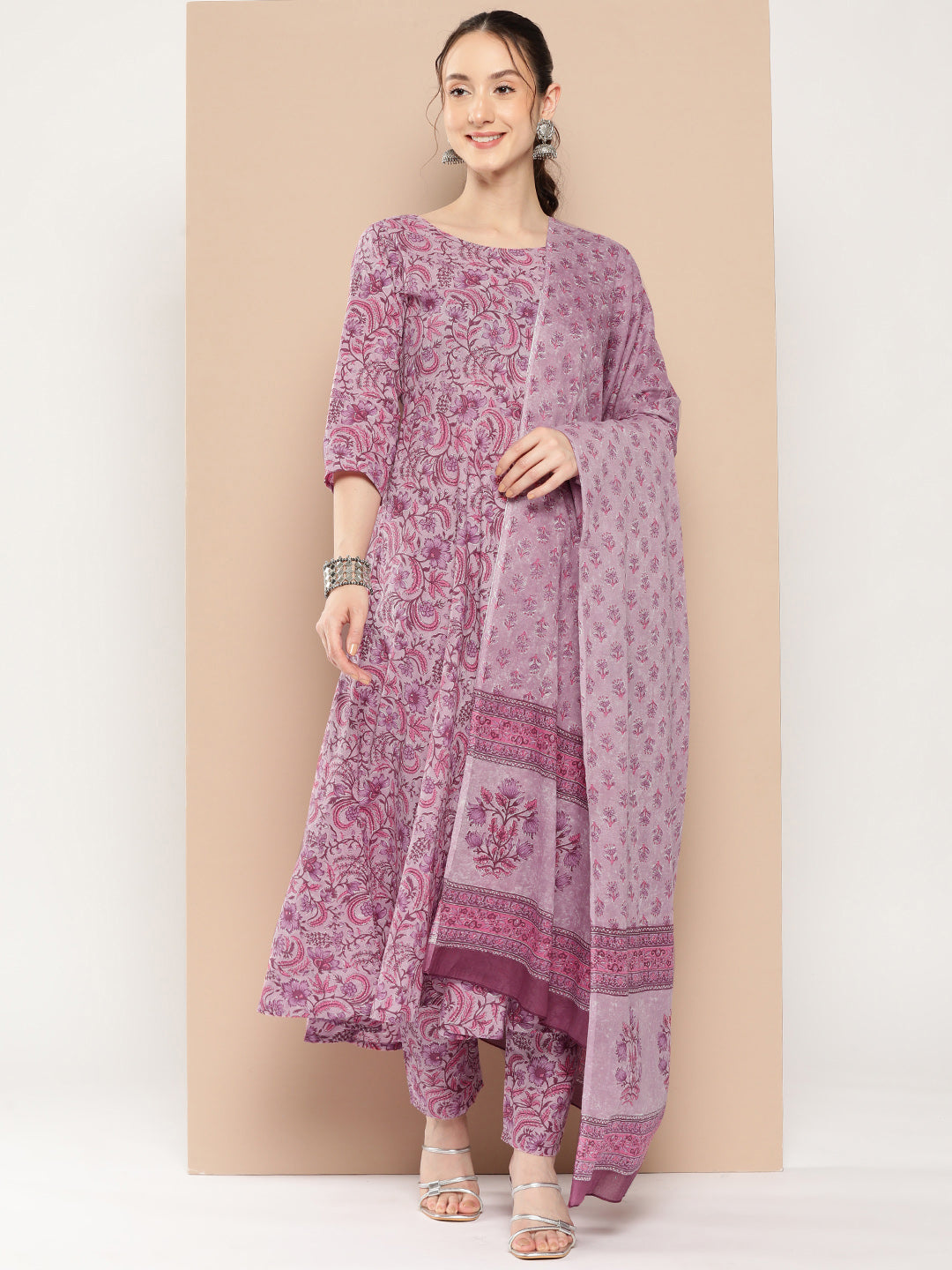 Women's Lavender Floral Printed Kurta With Trouser And Dupatta - Nayo Clothing