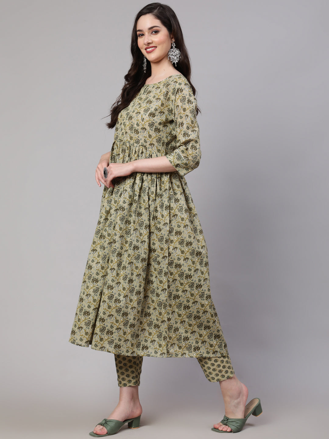 Women's Green Printed Gathered Kurta And Trouser With Dupatta - Nayo Clothing