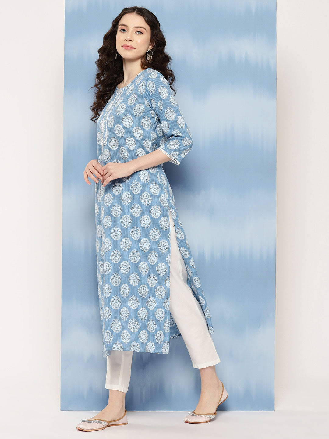 Women's Blue Ethnic Printed Straight Kurta With Three Quarter Sleeves - Nayo Clothing