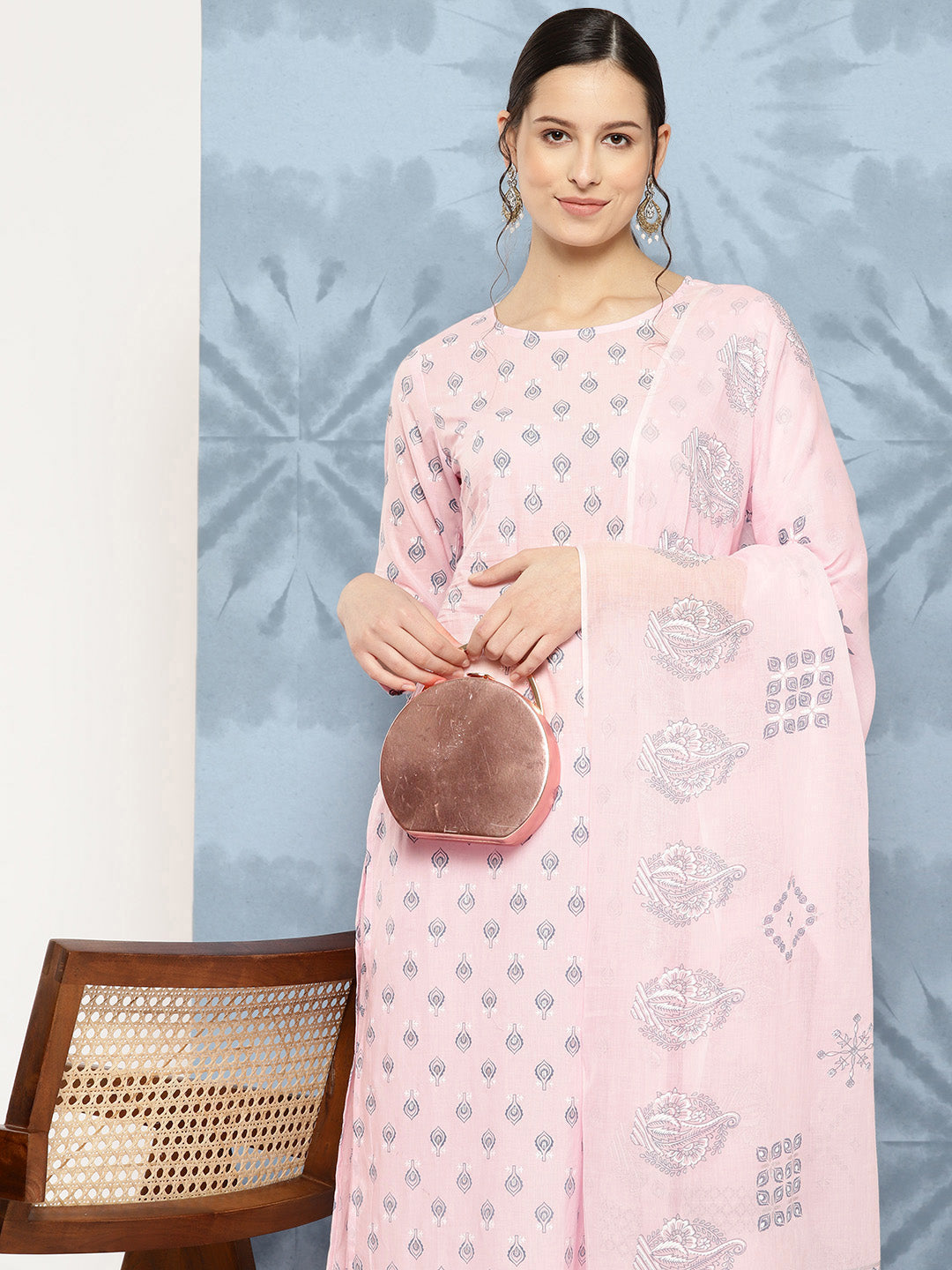 Women's Light Pink Printed Straight Kurta With Palazzo And Dupatta - Nayo Clothing