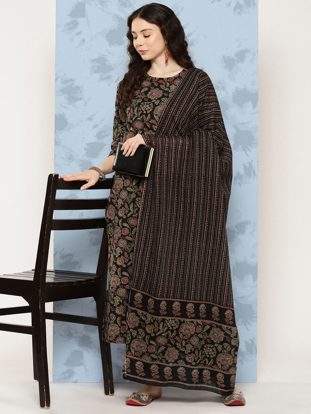 Women's Black Floral Printed Straight Kurta With Trouser And Dupatta - Nayo Clothing