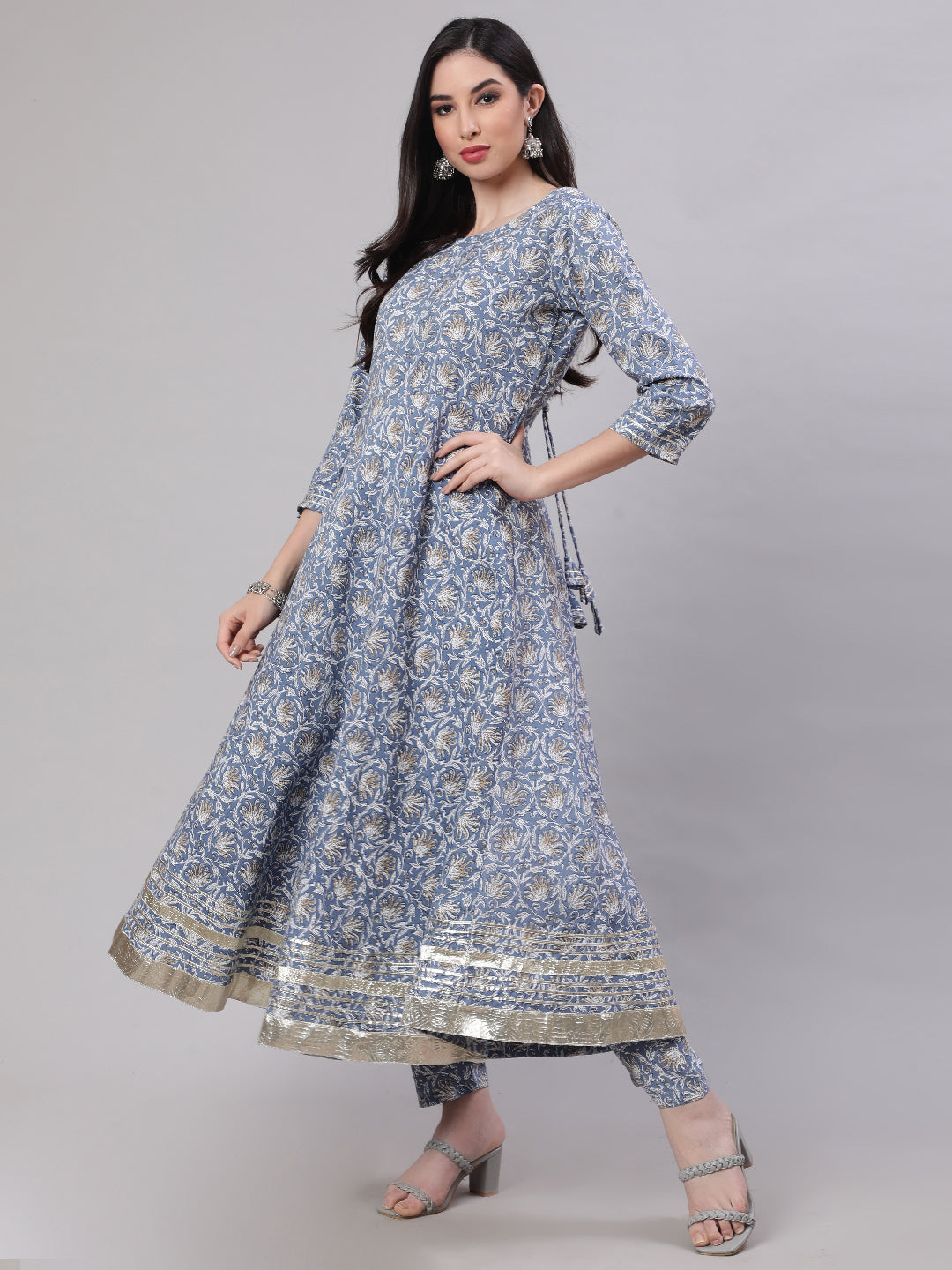 Women's Grey Floral Printed Flared Kurta With Trouser And Dupatta - Nayo Clothing