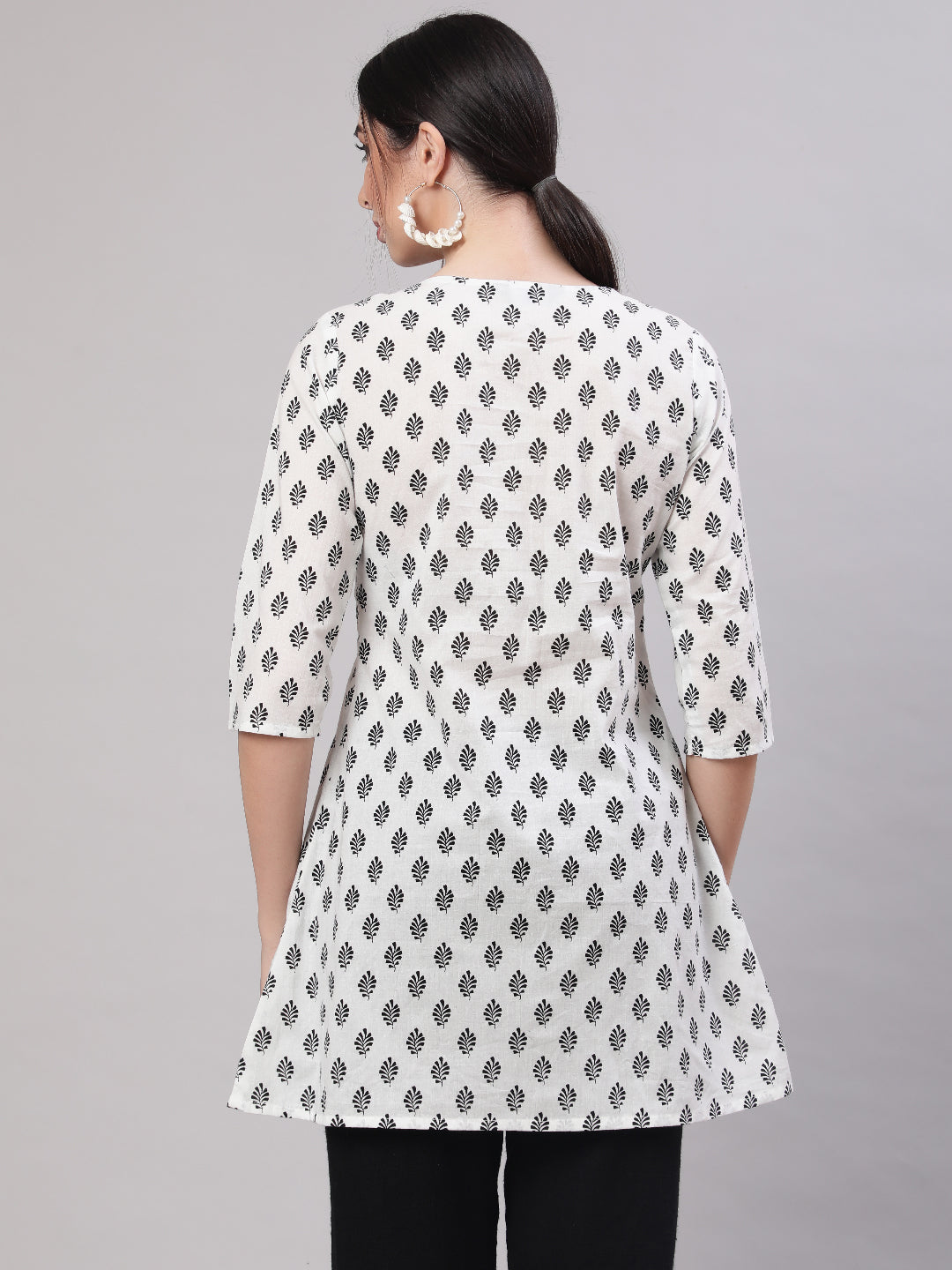 Women's White Printed Straight Tunic With Three Quaretr Sleeves - Nayo Clothing