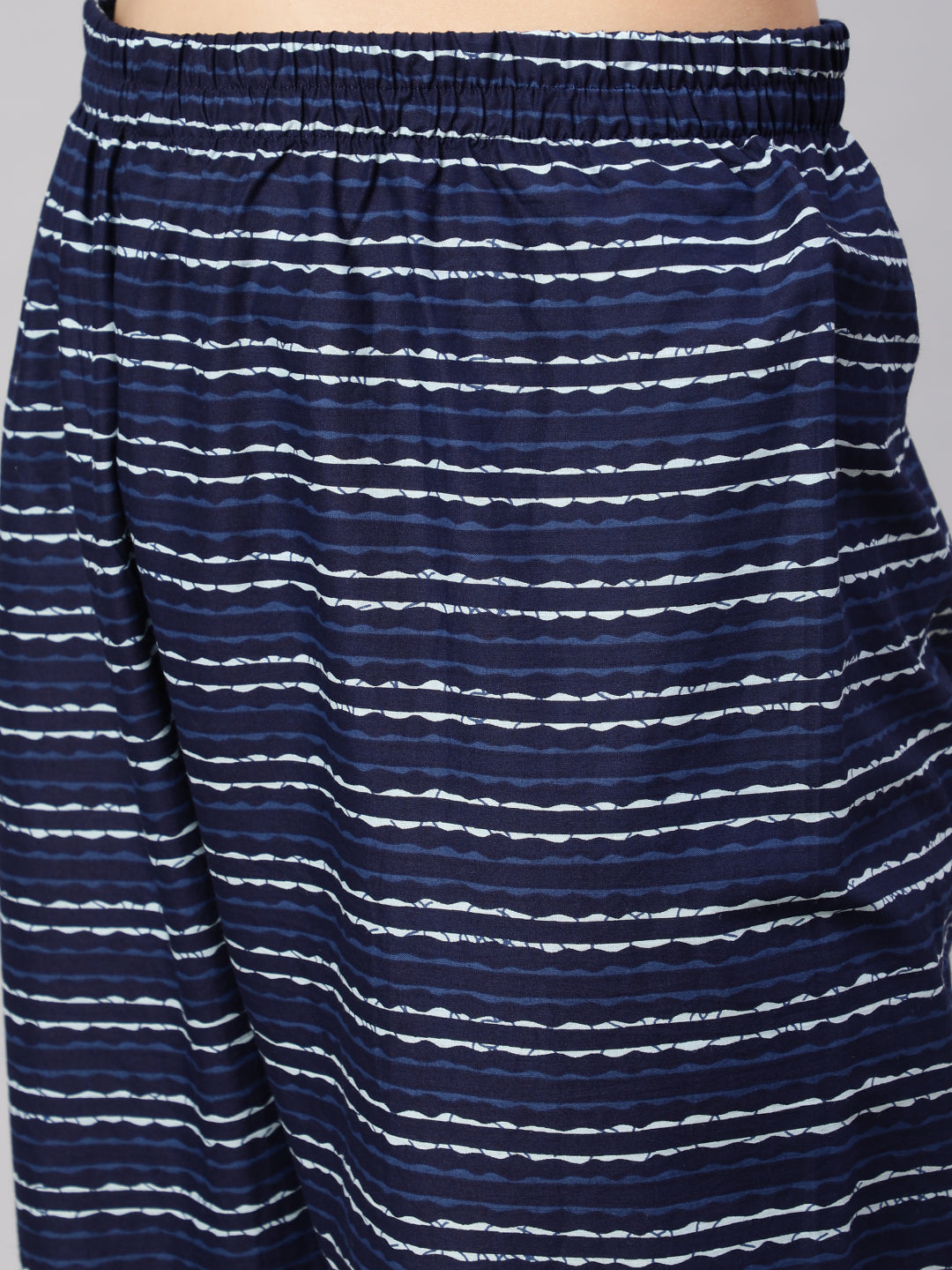 Women's Navy Blue Printed Straight Kurta With Trouser - Nayo Clothing