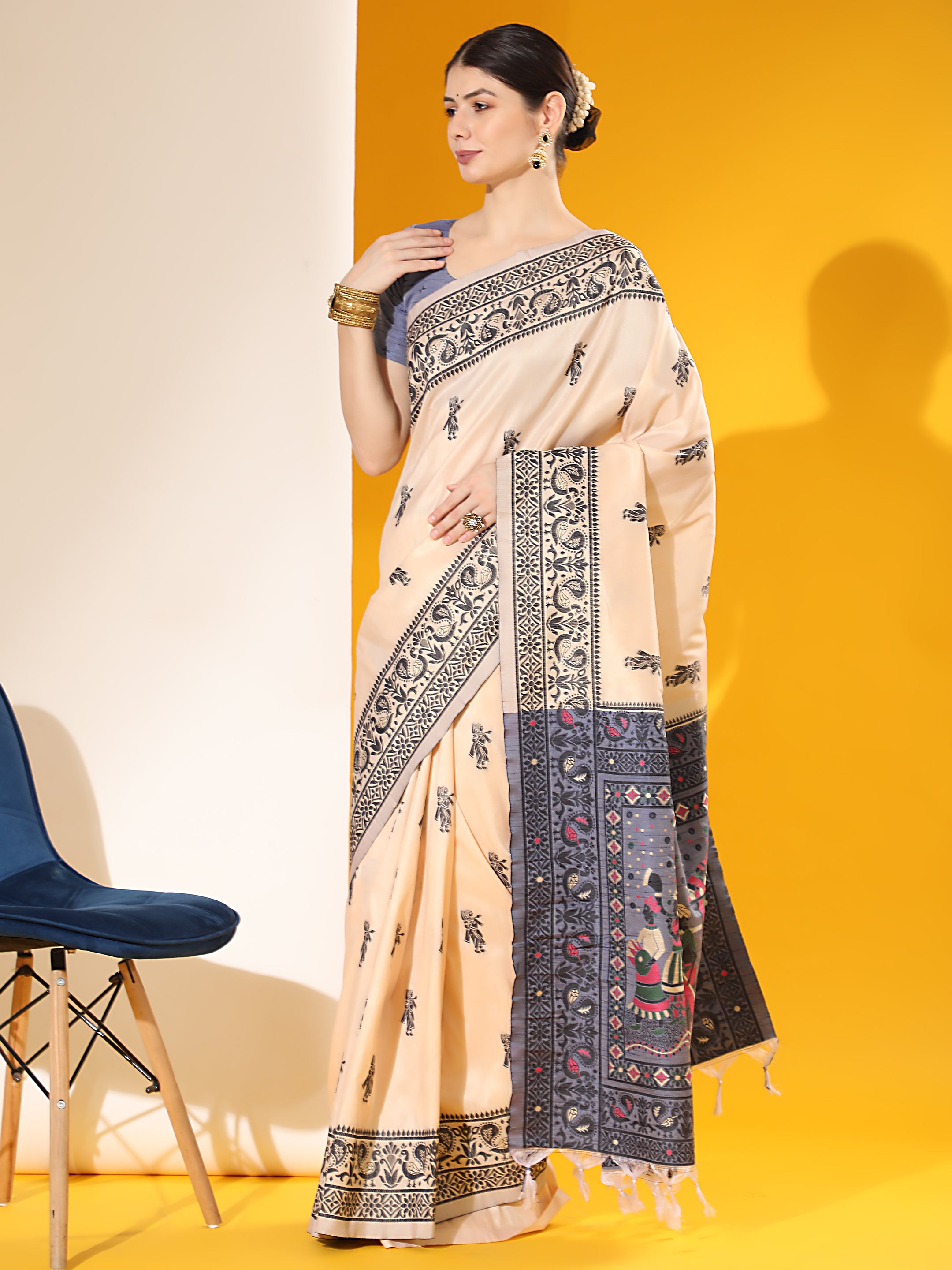 Women's Cream Woven Handloom Raw Silk Saree With Tassels - Vishnu Weaves
