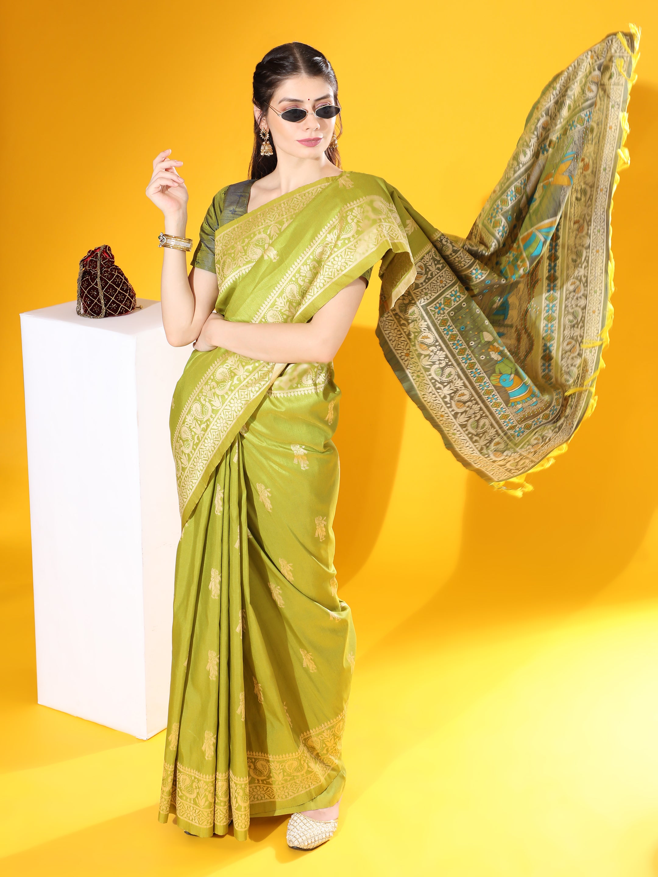 Women's Olive Woven Handloom Raw Silk Saree With Tassels - Vishnu Weaves
