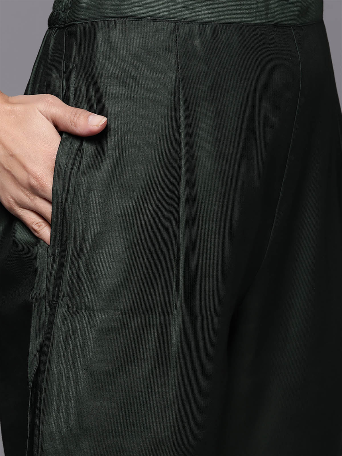 Women's Green Embroidred Straight Kurta Trouser  Set - Odette