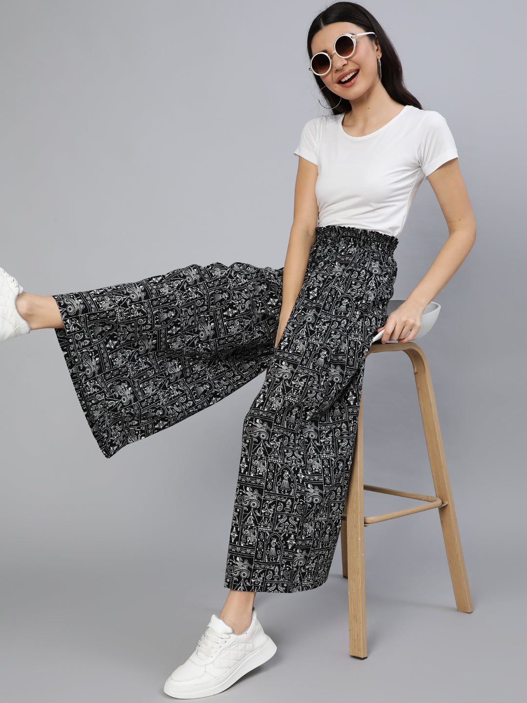 Women's Black Printed Wide Legged Printed Plazo With Side Pockets - Nayo Clothing