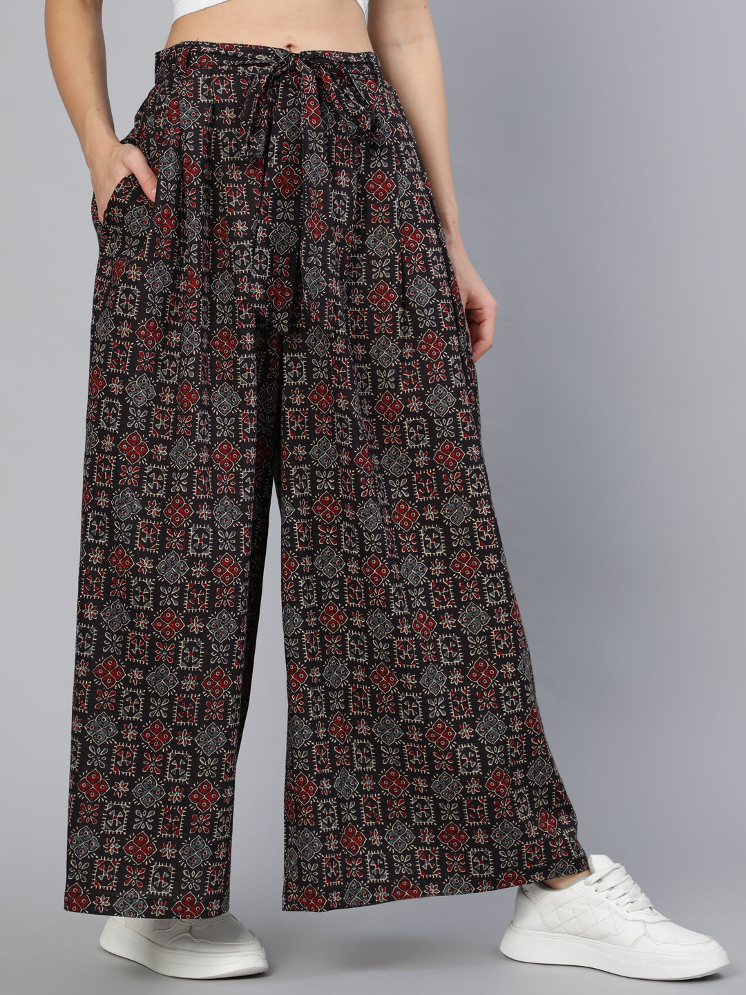 Women's Black Wide Legged Printed Plazo With Side Pockets - Nayo Clothing