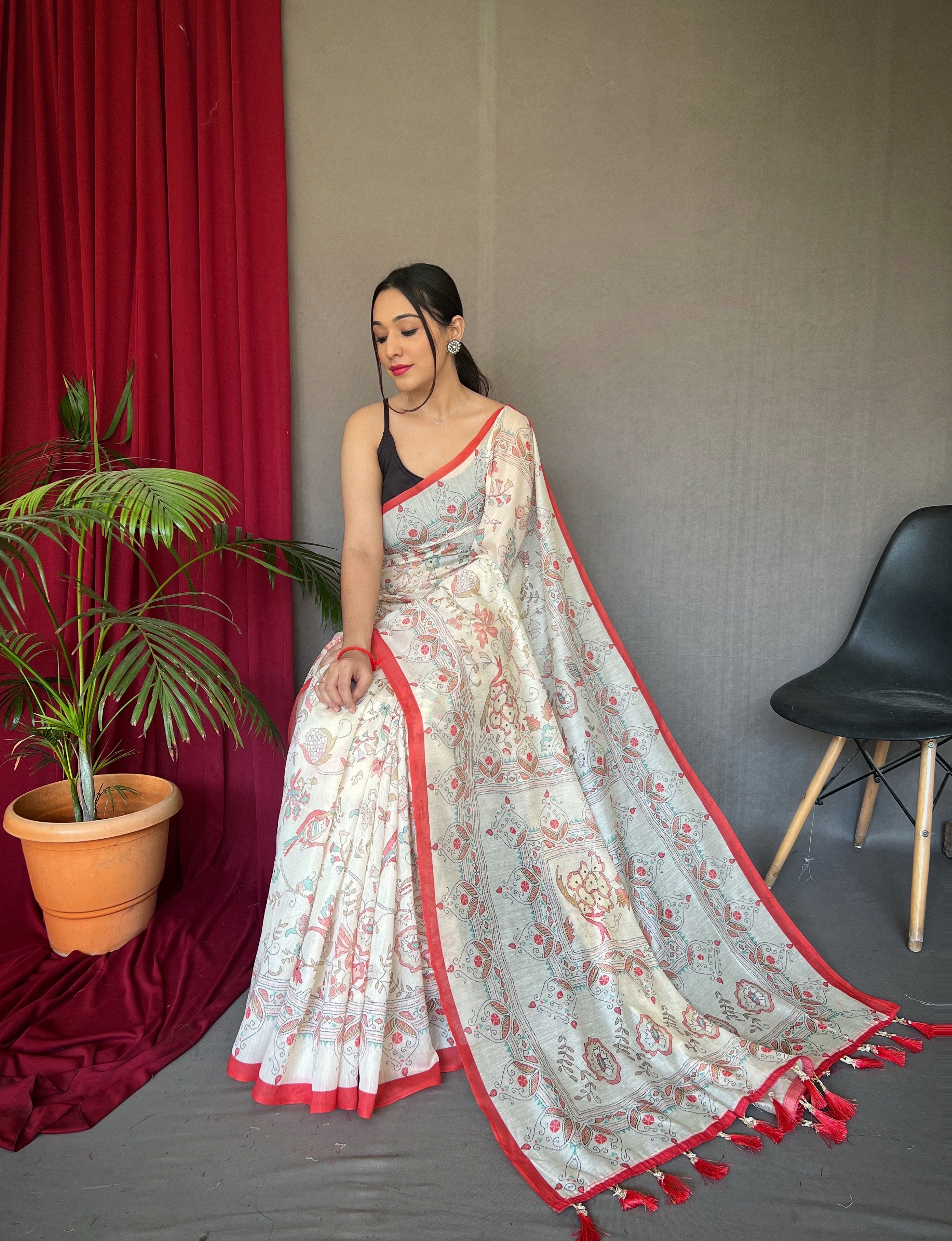 Women's Red Cotton Katha Printed Saree