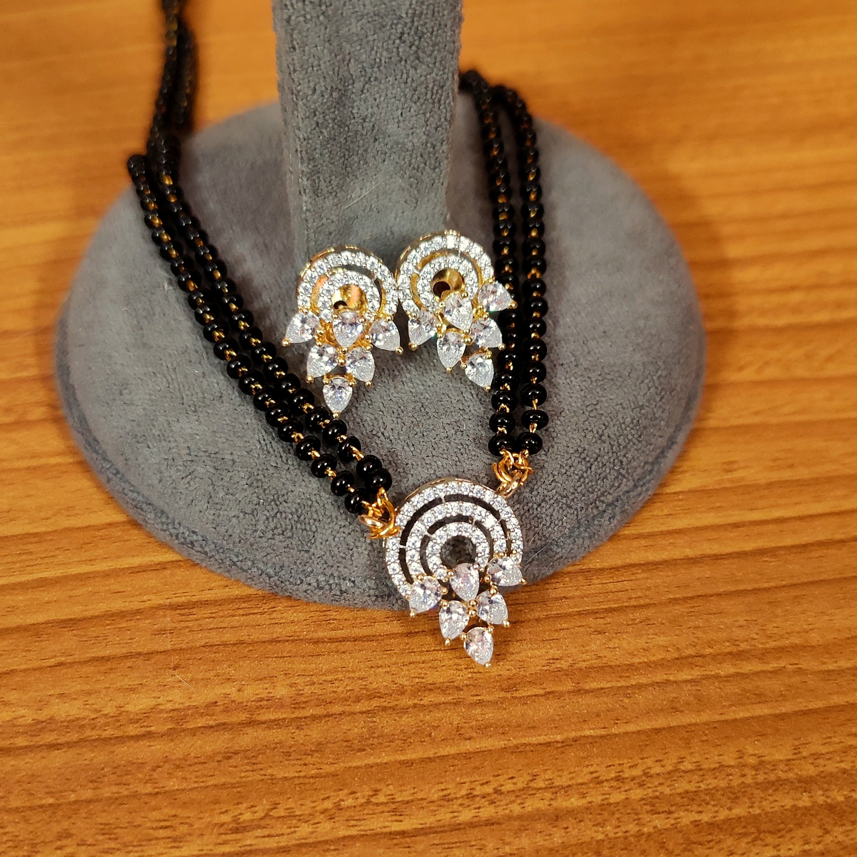 Women 's Gold Plated Diamond Pattern Mangalsutra - Sanvi Jewels