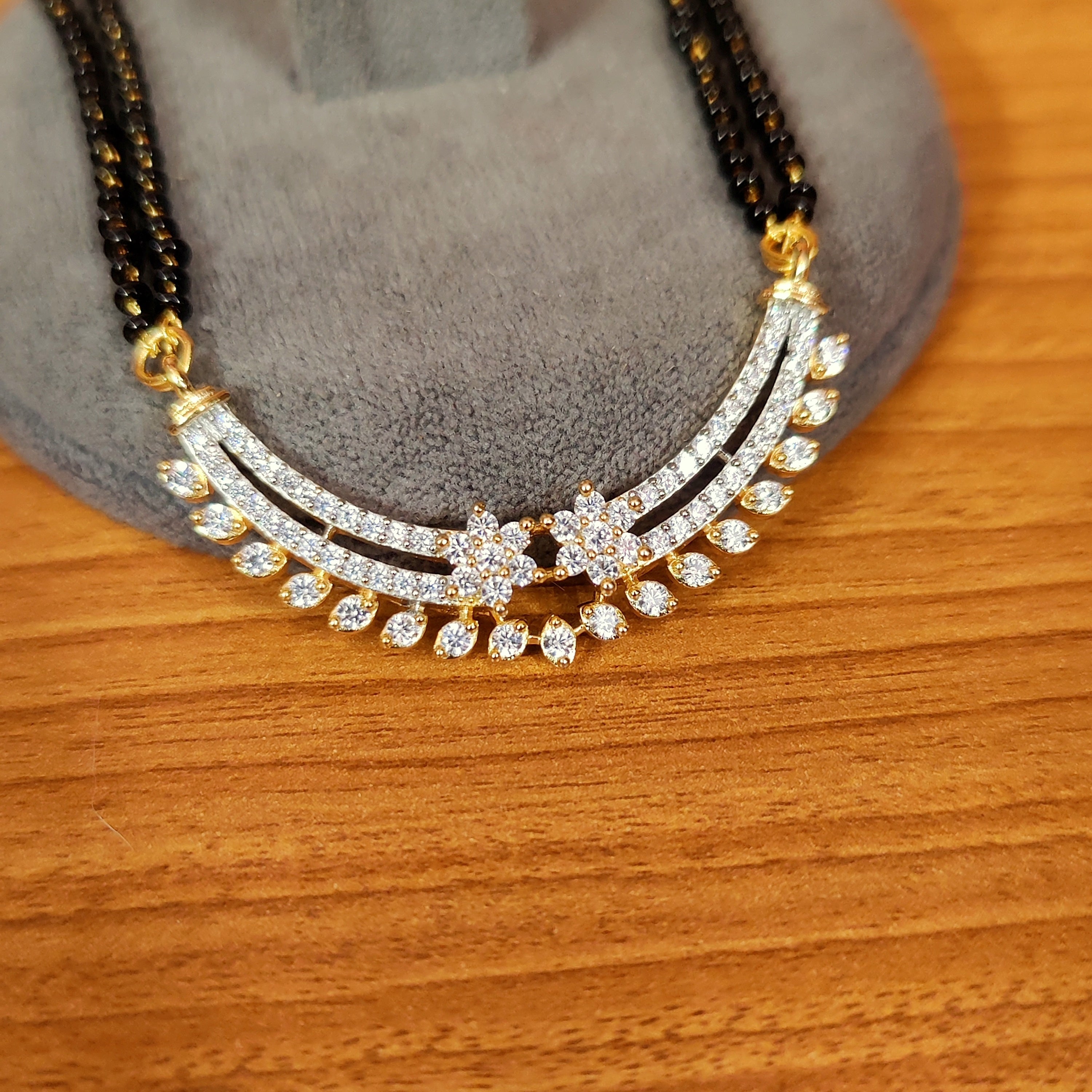 Women 's Real Diamond Pattern Gold Plated Mangalsutra - Sanvi Jewels