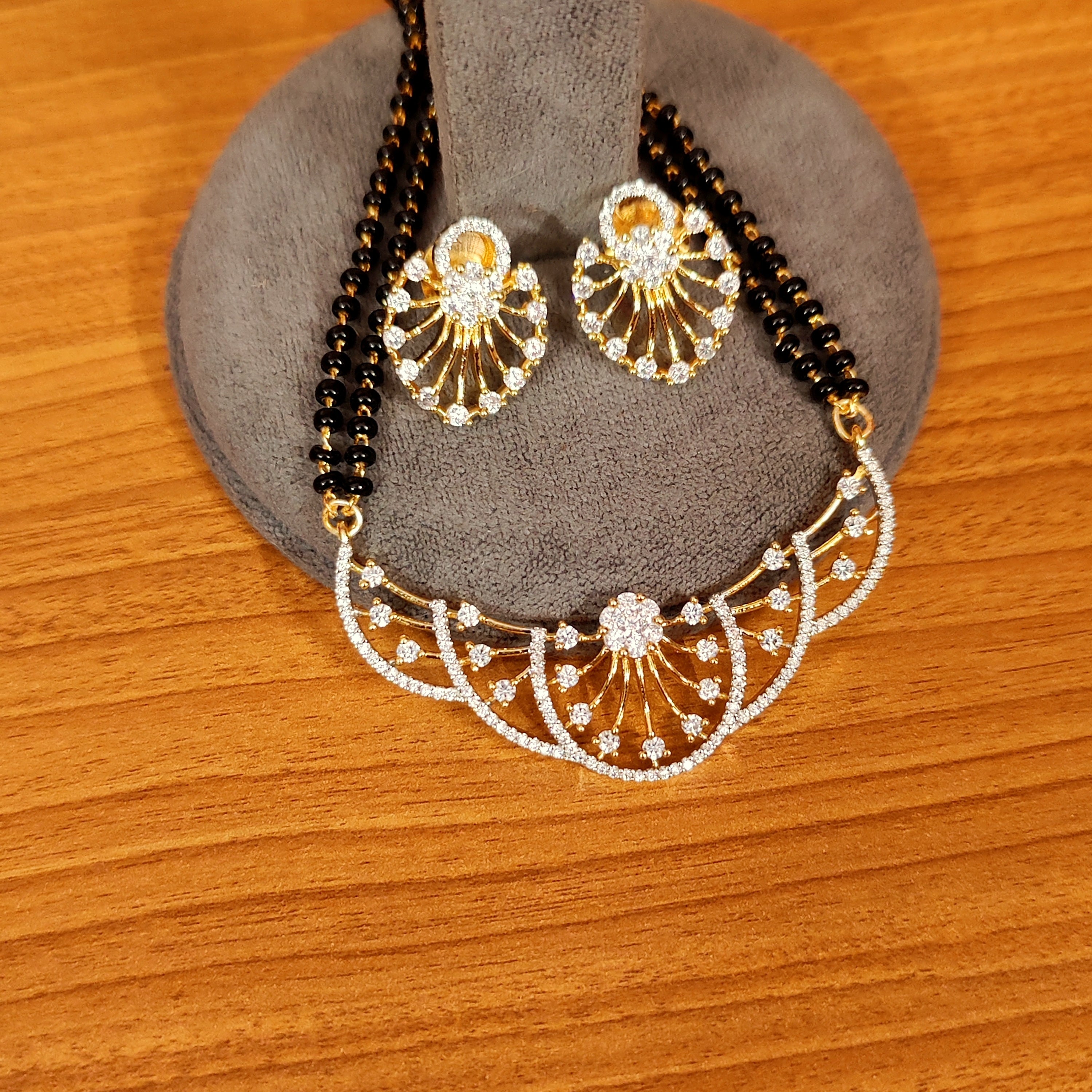 Women 's Diamond Pattern Gold Plated Mangalsutra - Sanvi Jewels