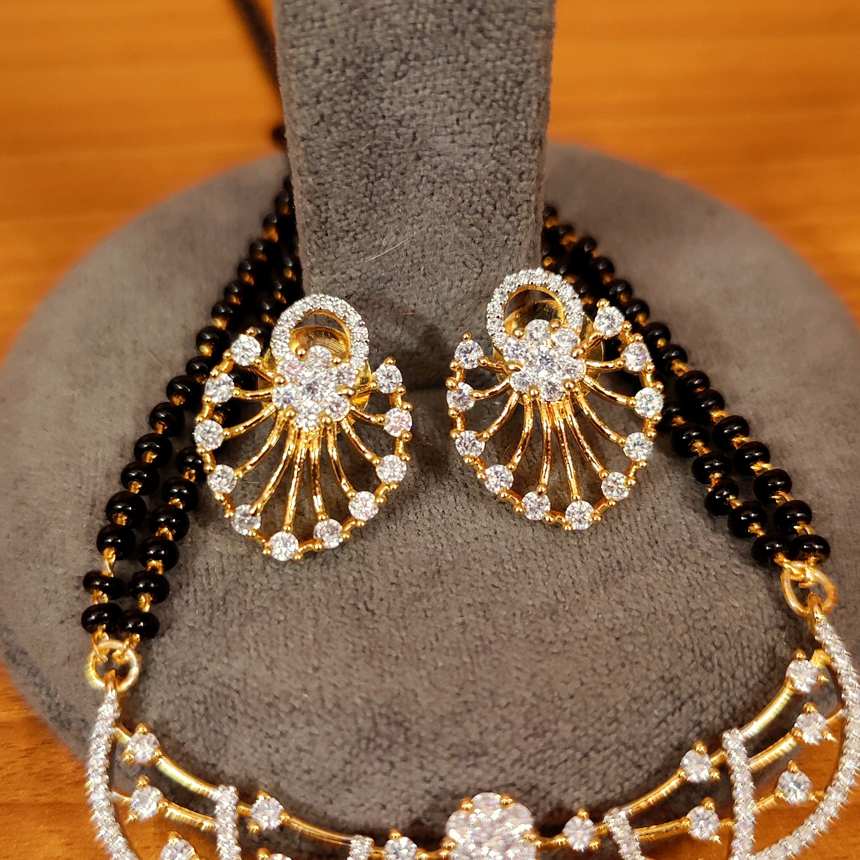 Women 's Diamond Pattern Gold Plated Mangalsutra - Sanvi Jewels