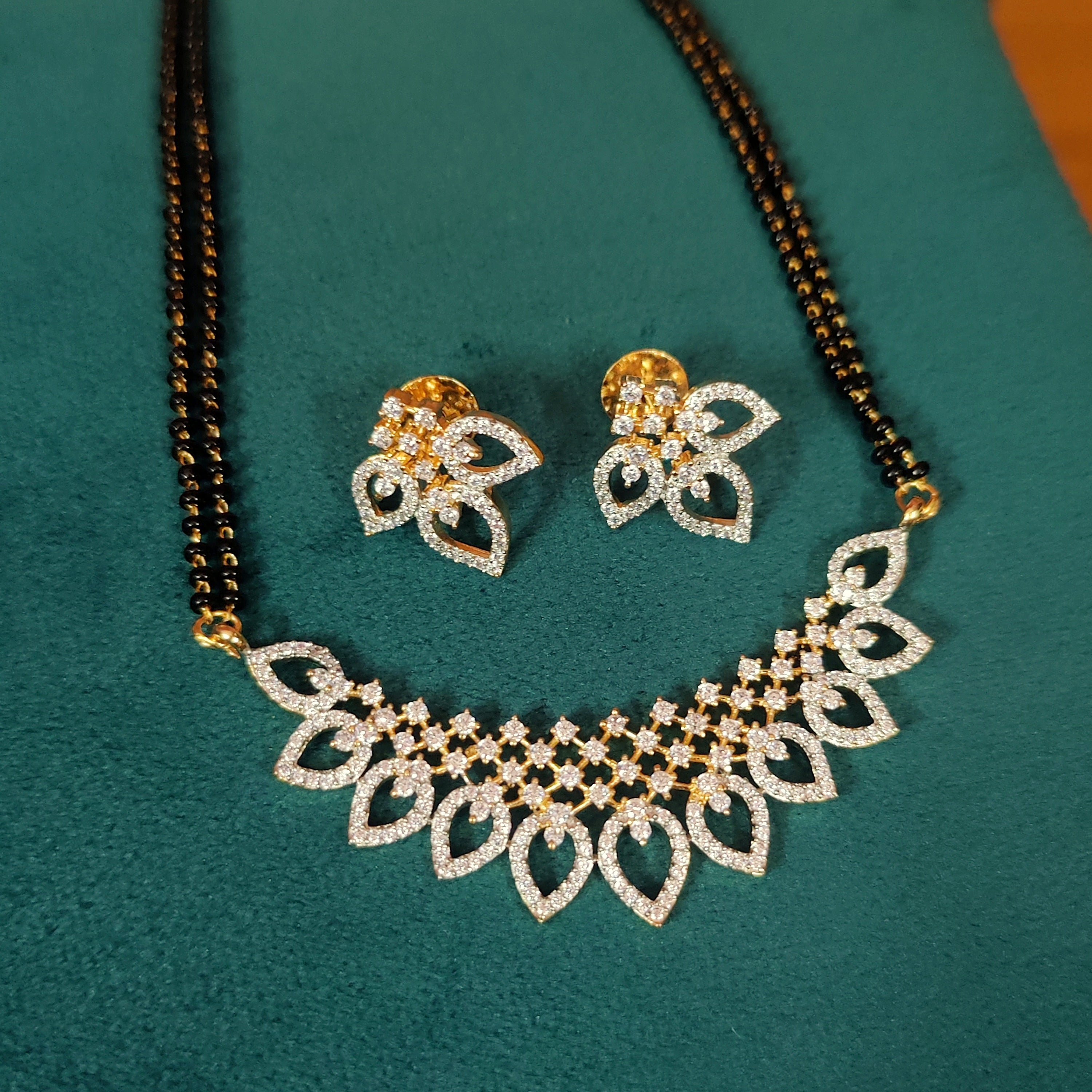 Women 's Leaf Pattern Diamond Look Cz Studded Mangalsutra - Sanvi Jewels