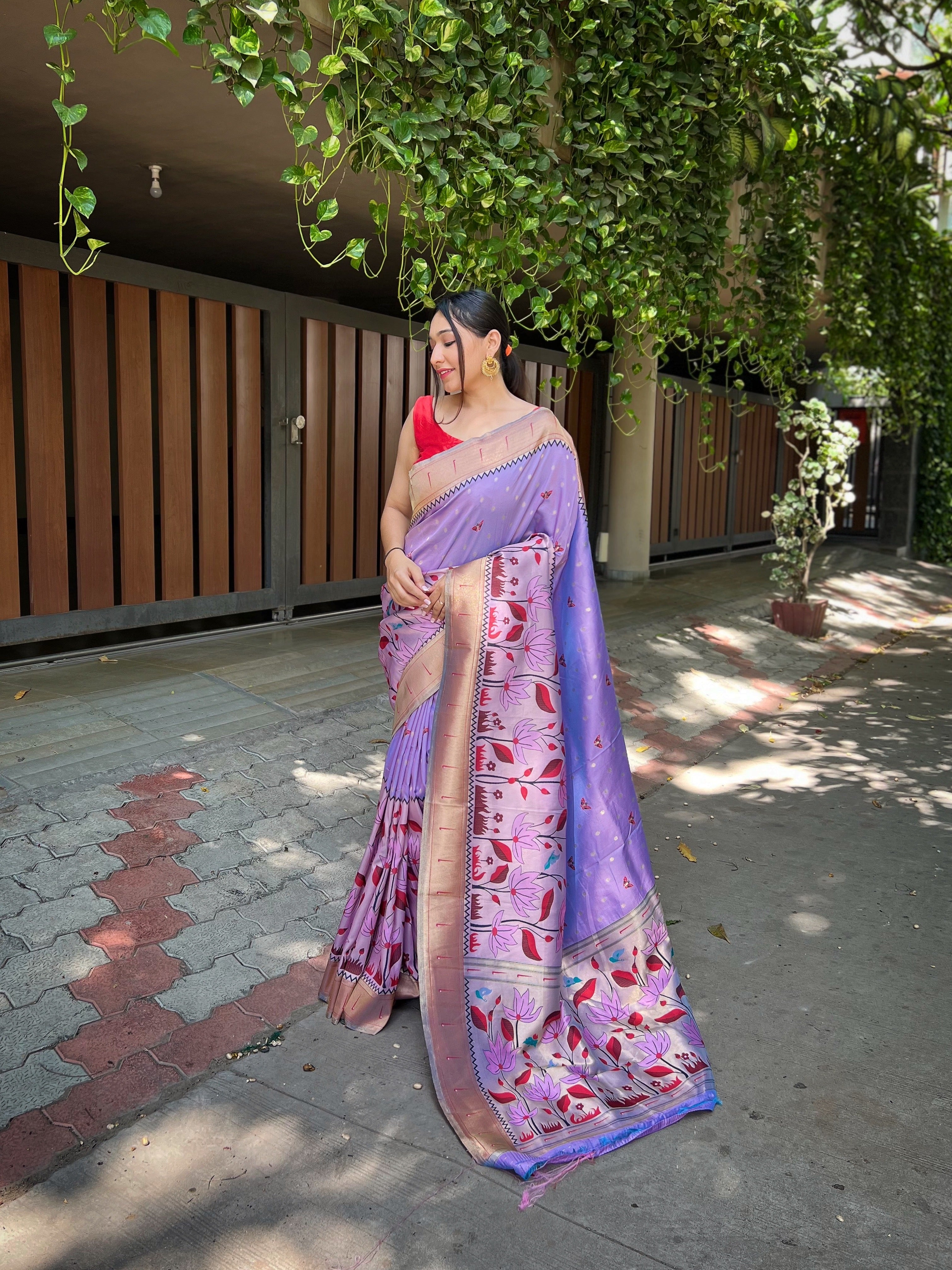 Women's Lavender Titli Royal Paithani Silk Zari Woven Saree - TASARIKA
