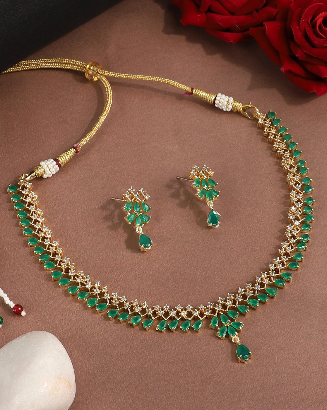 Women's Gorgeous Green Ad Necklace  - Stileadda