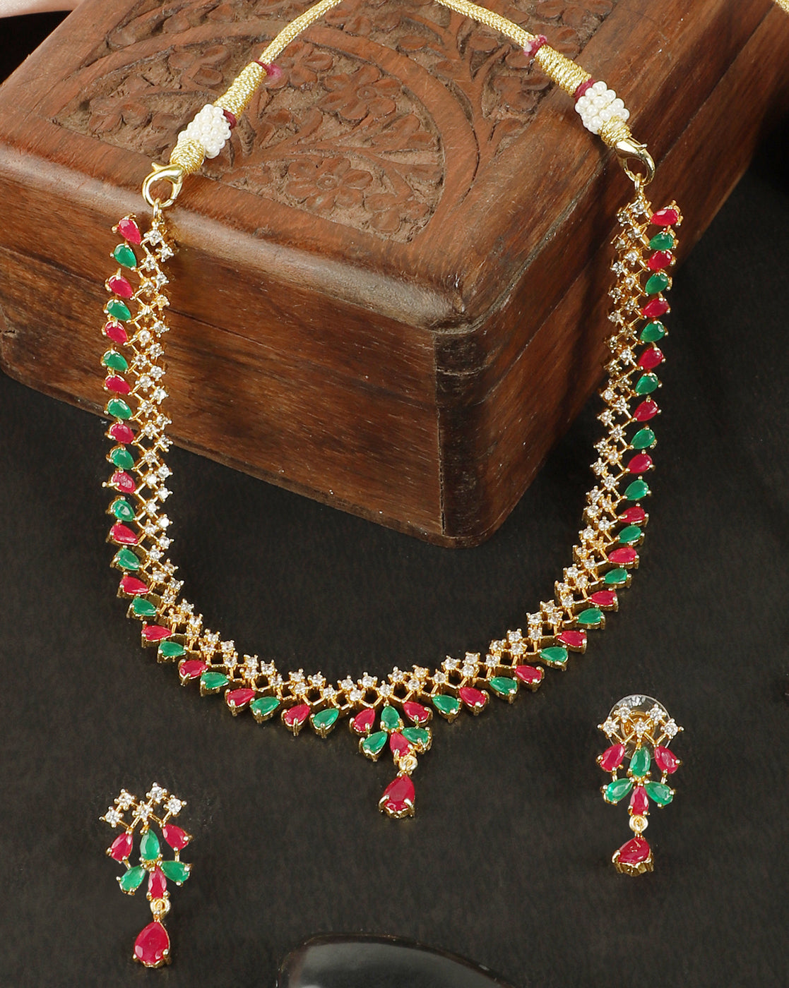 Women's Elegant Ruby-Green Ad Necklace - Stileadda