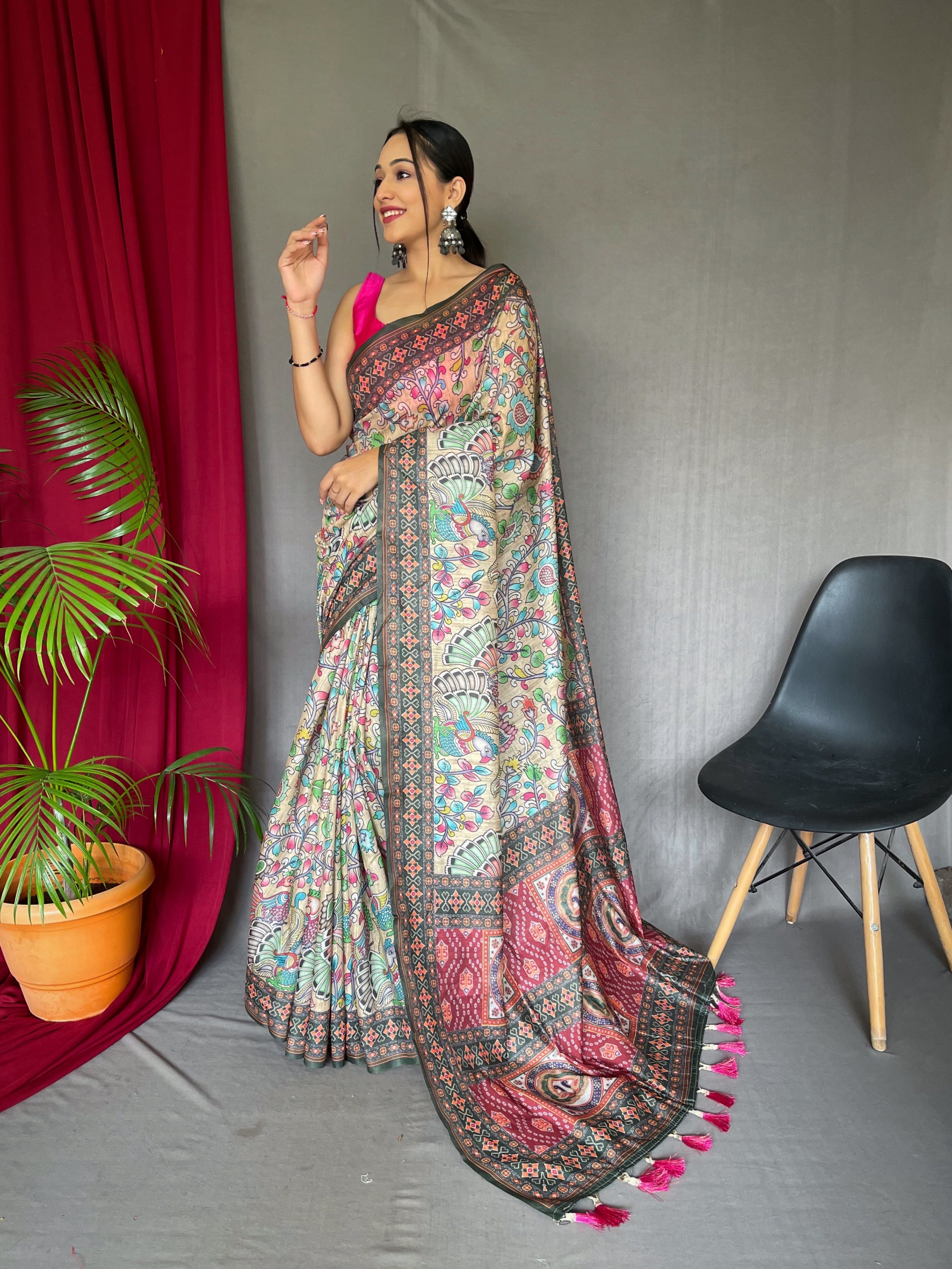 Women's Cotton Bandhani Kalamkari Printed Saree Cream