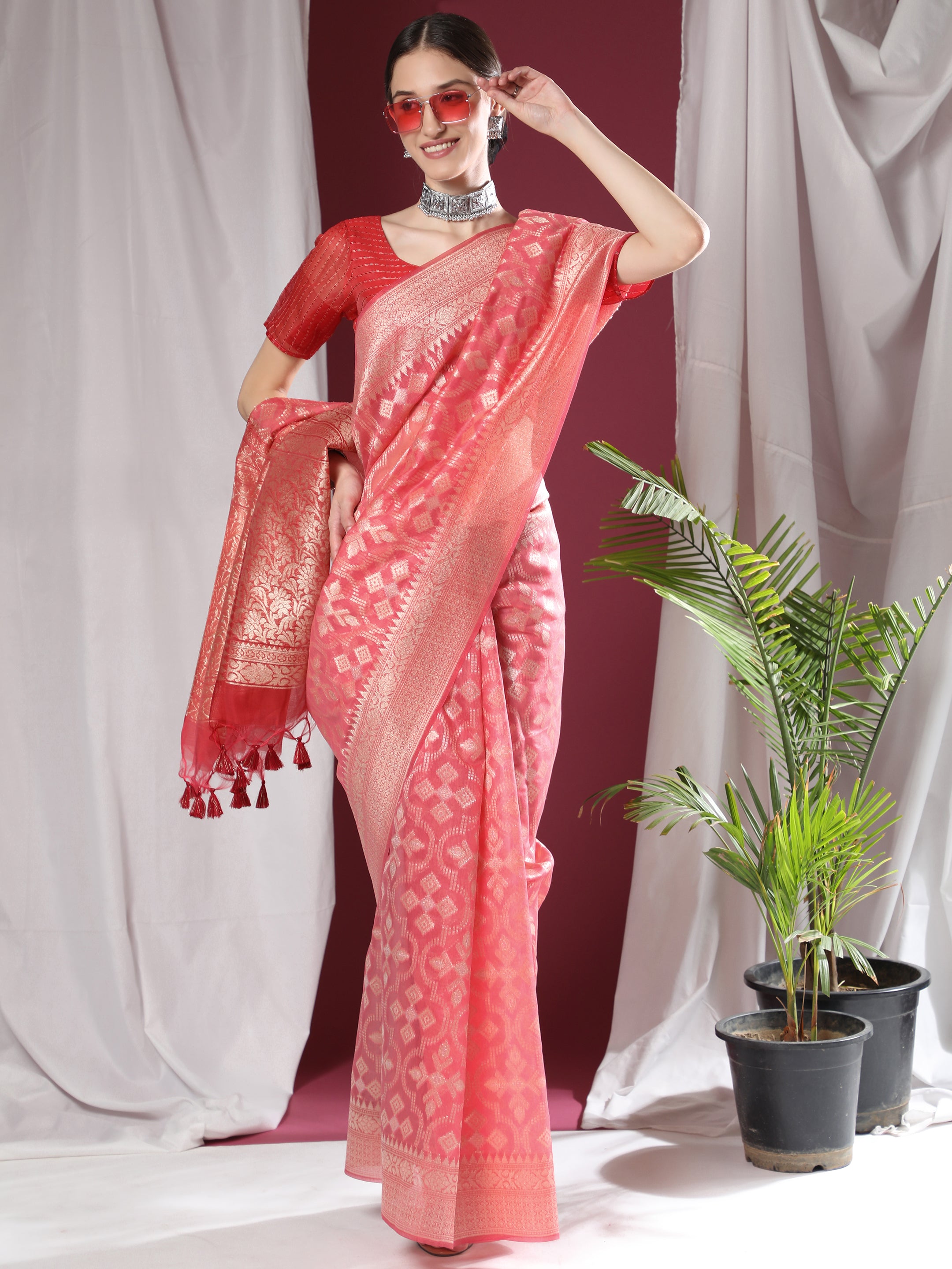 Women's Pink Woven Soft Organza Silk Saree With Tassels - Vishnu Weaves