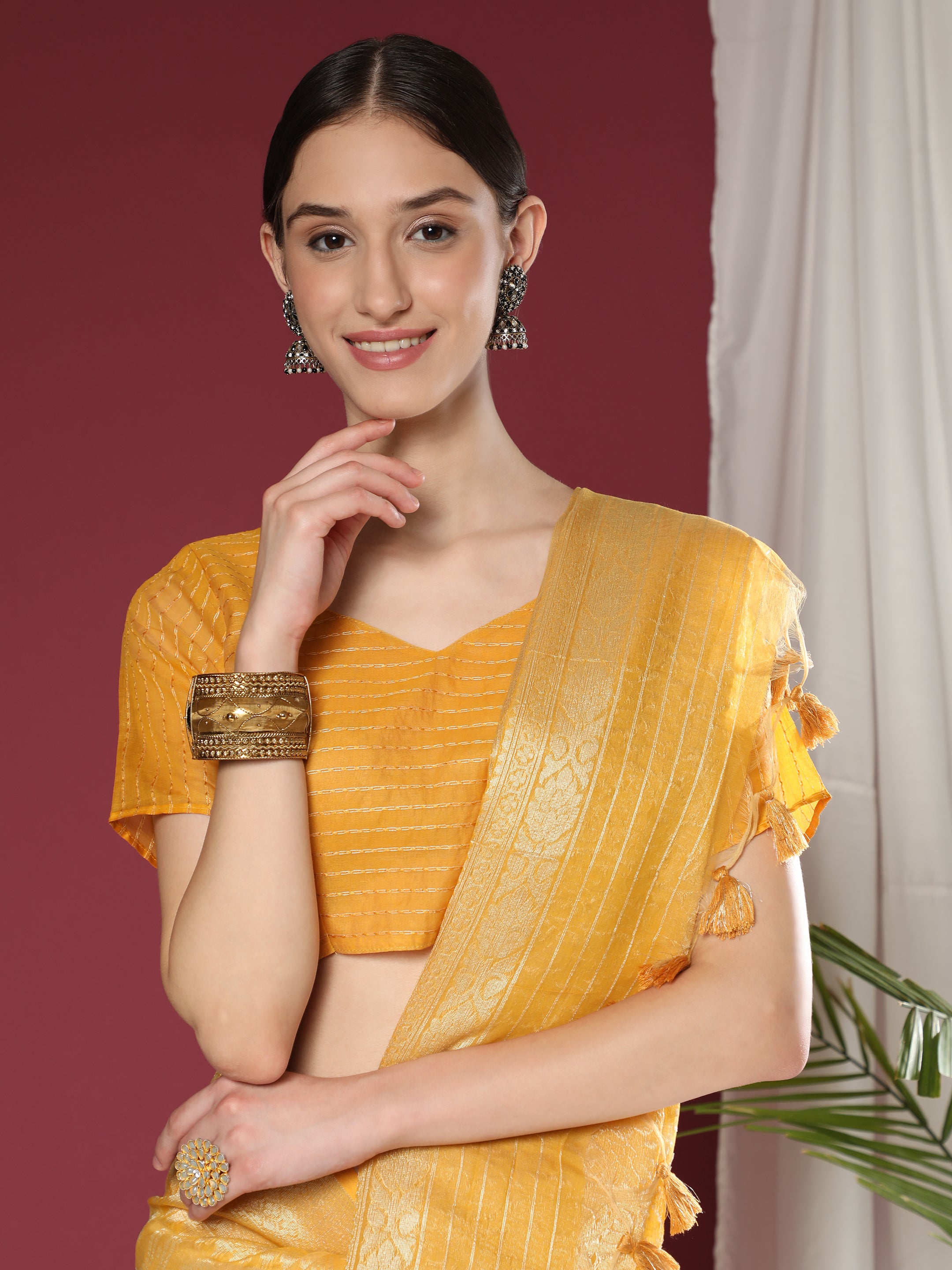 Women's Yellow Woven Soft Organza Silk Saree With Tassels - Vishnu Weaves