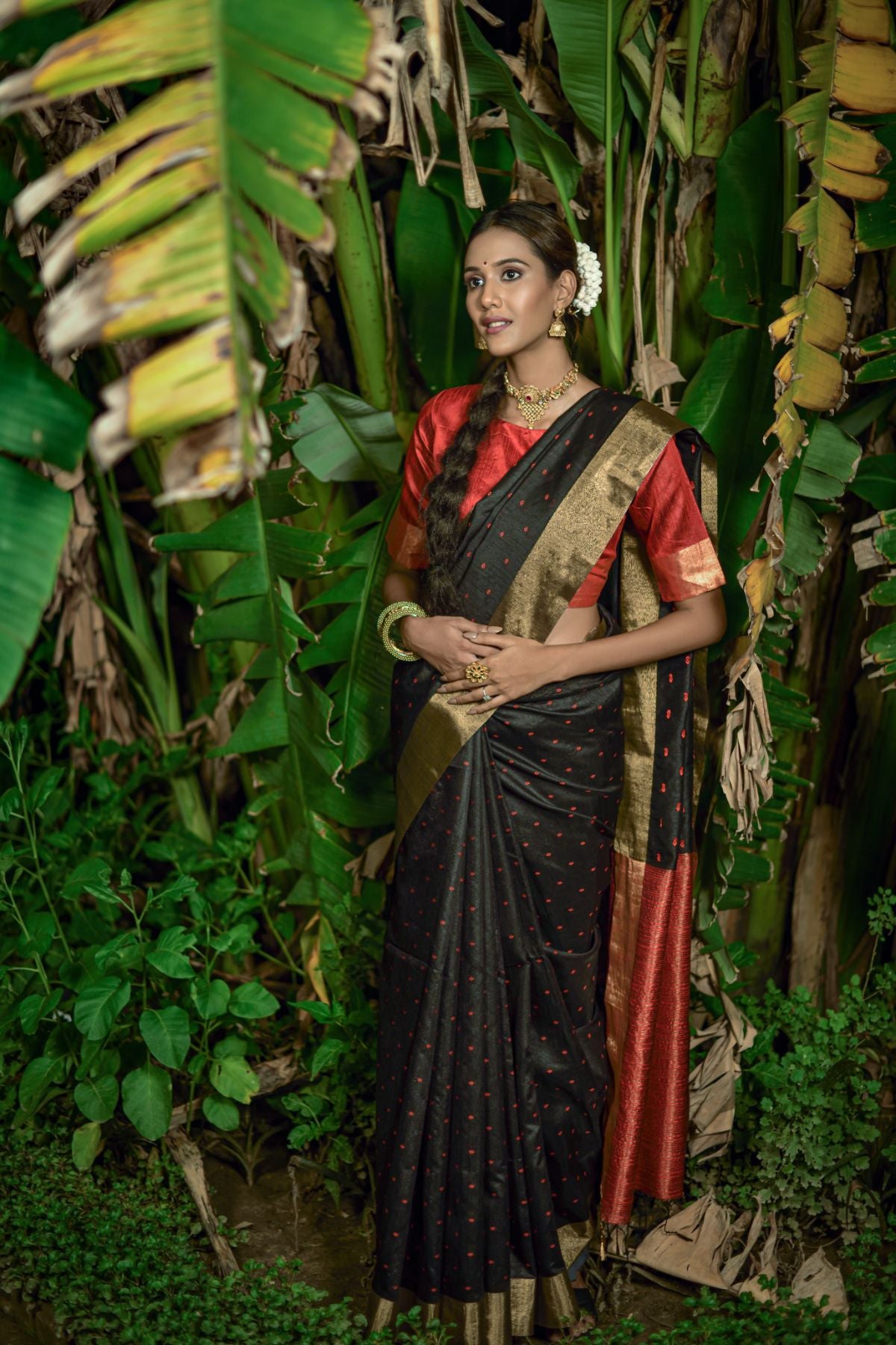 Women's Black Bandhani Woven Raw Silk Saree with Tassels - Vishnu Weaves