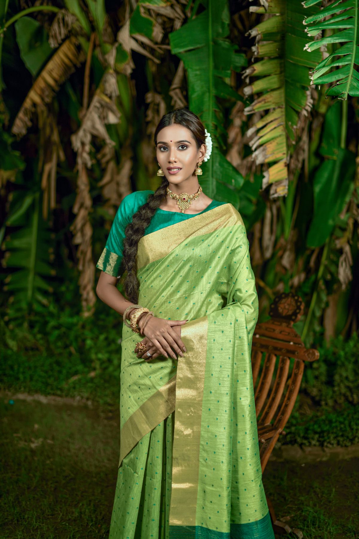 Women's Green Bandhani Woven Raw Silk Saree with Tassels - Vishnu Weaves