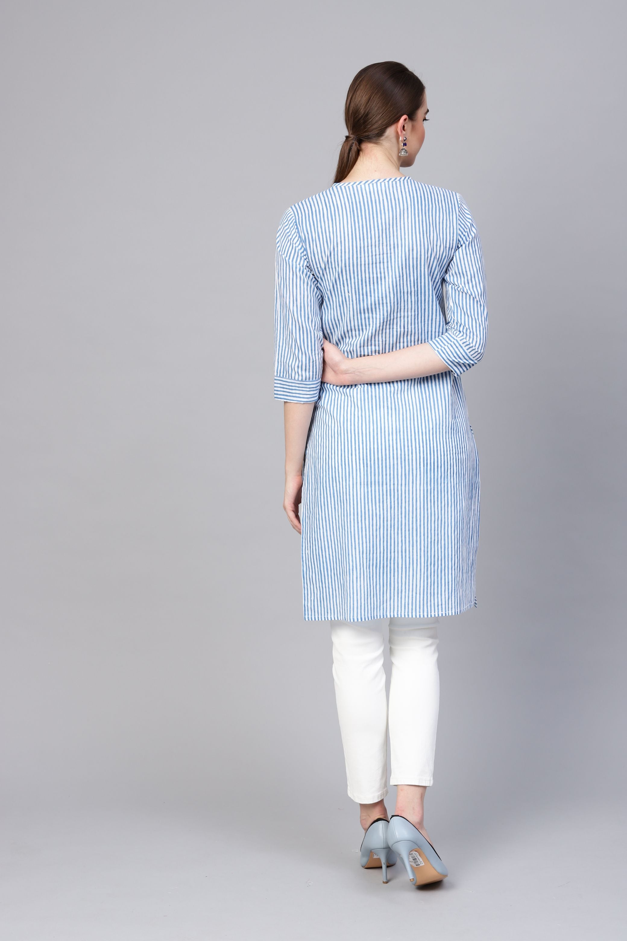 Women's Blue Cotton Solid 3/4 Sleeve Collar Neck Kurti - Myshka